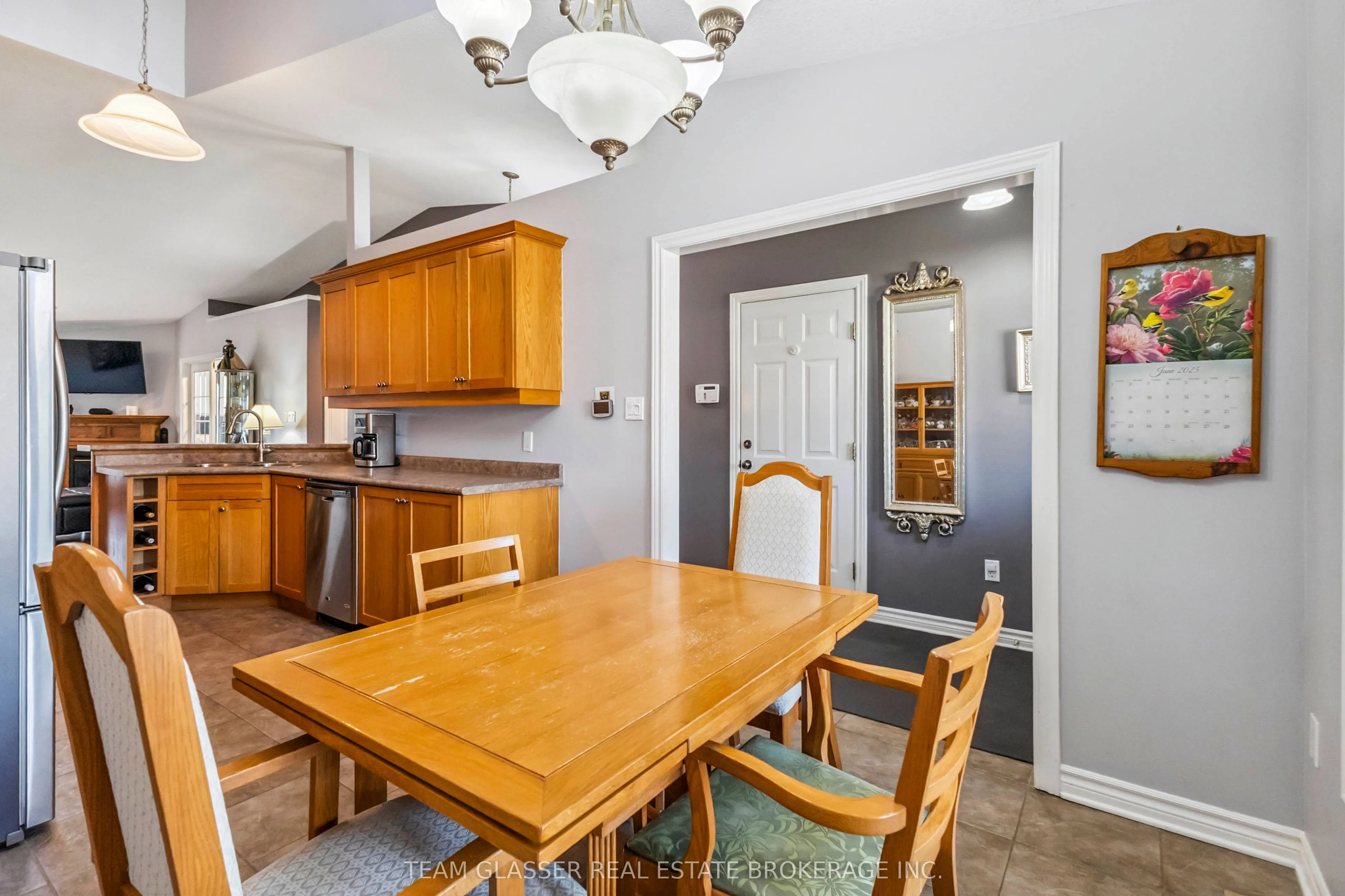5 FOXHOLLOW Drive, #5