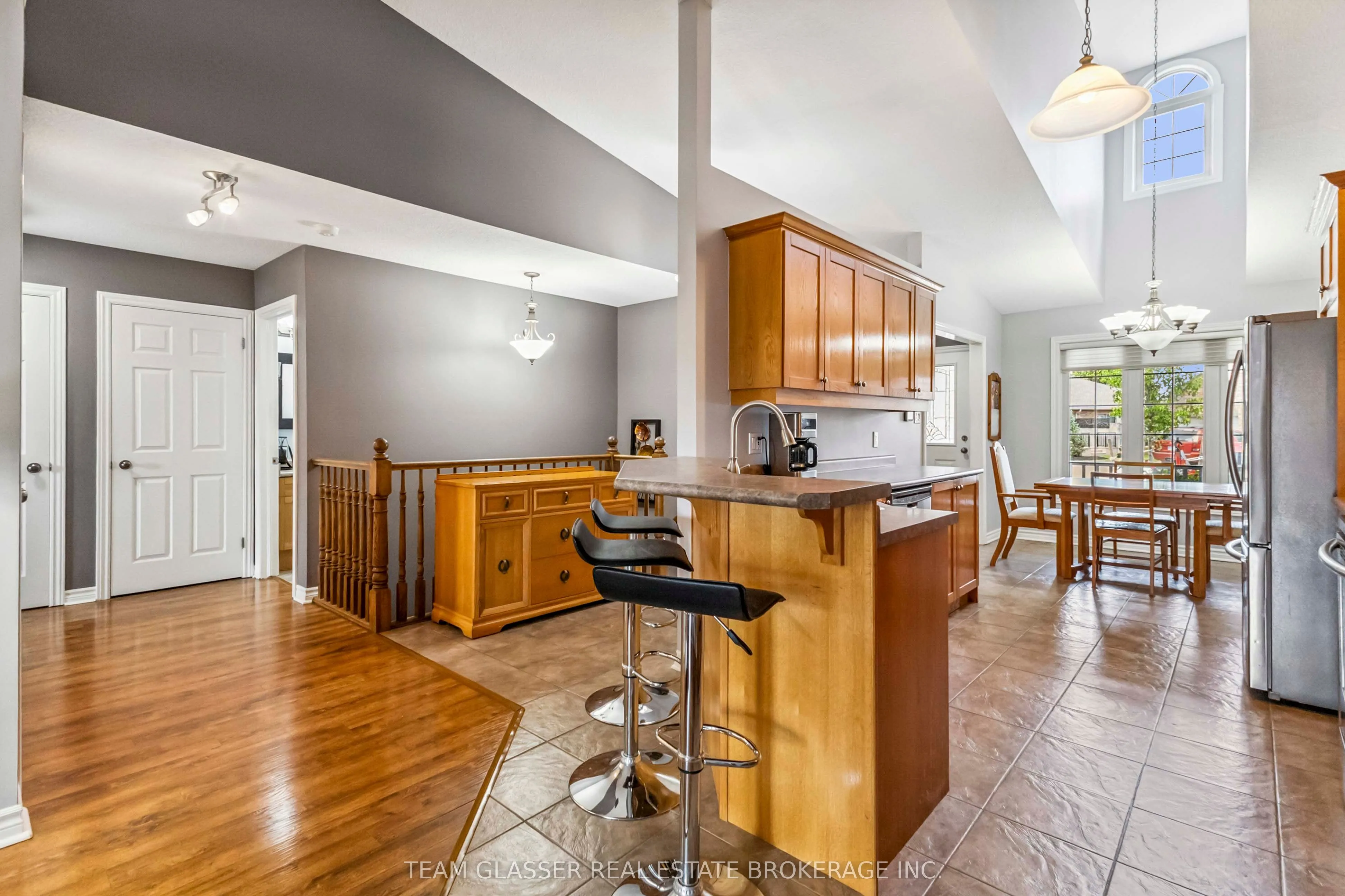 5 FOXHOLLOW Drive, #5