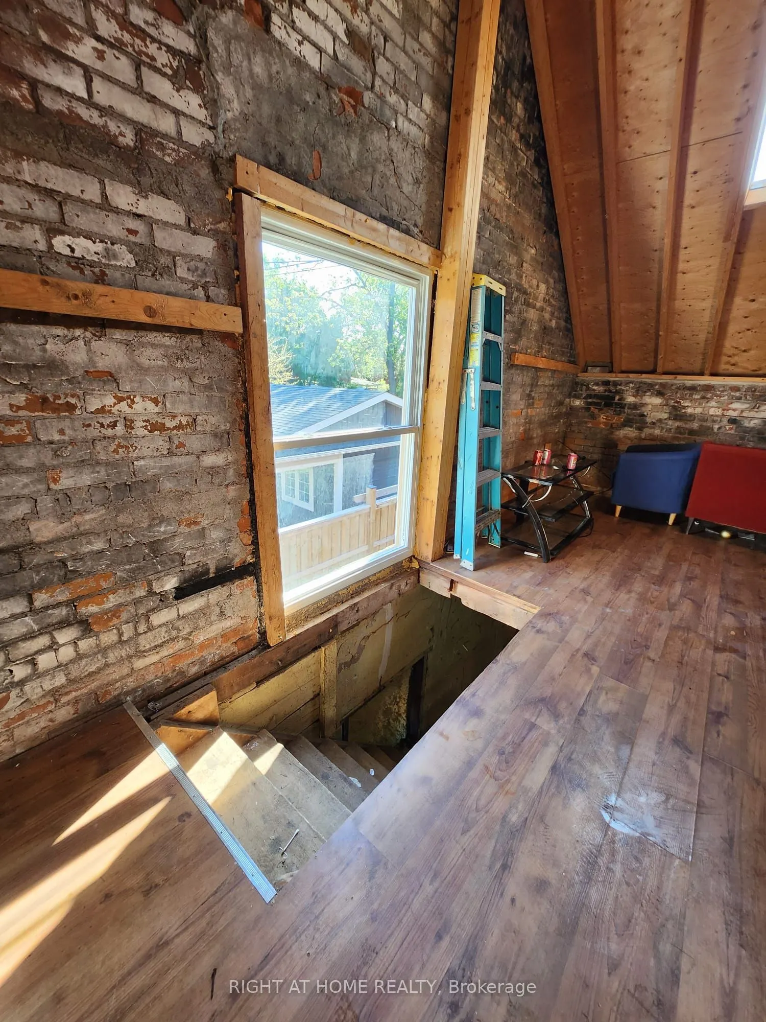 171 King Street W, #Garage
