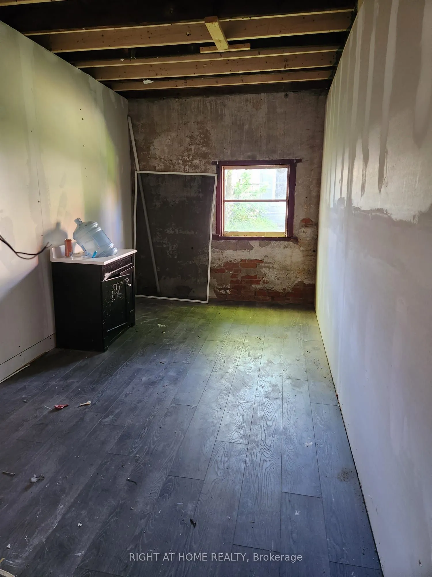 171 King Street W, #Garage