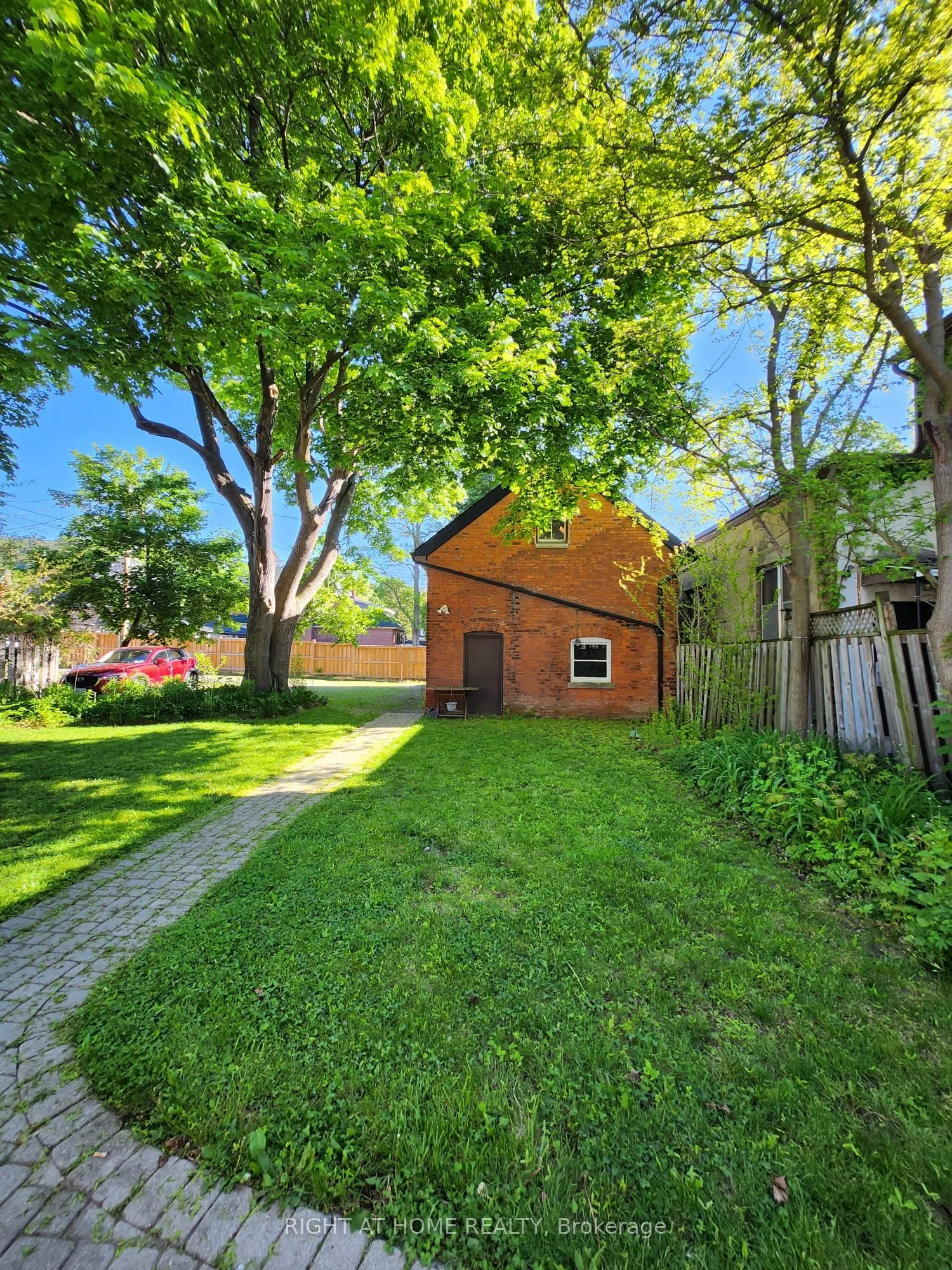 171 King Street W, #Garage