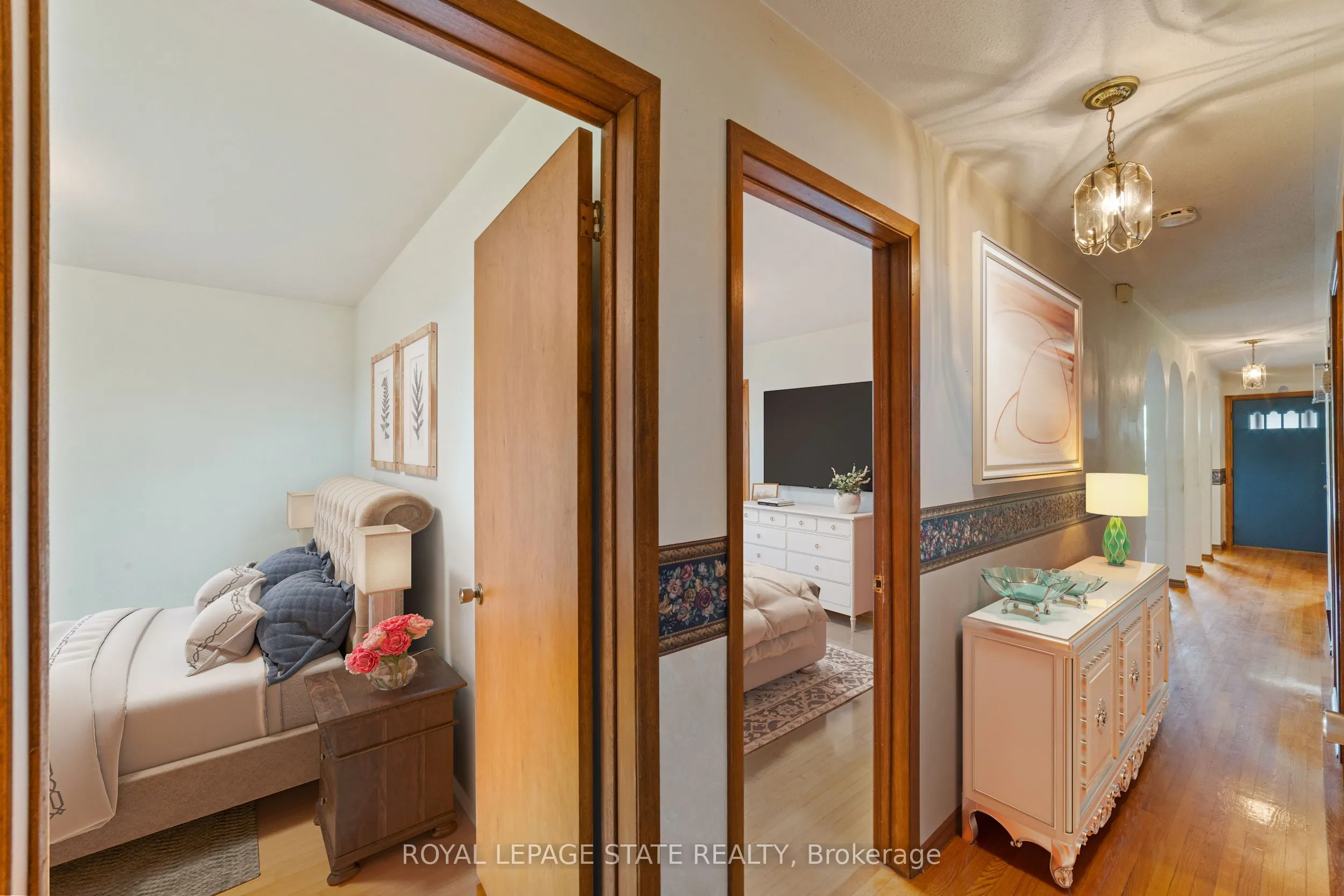 240 Mud Street W