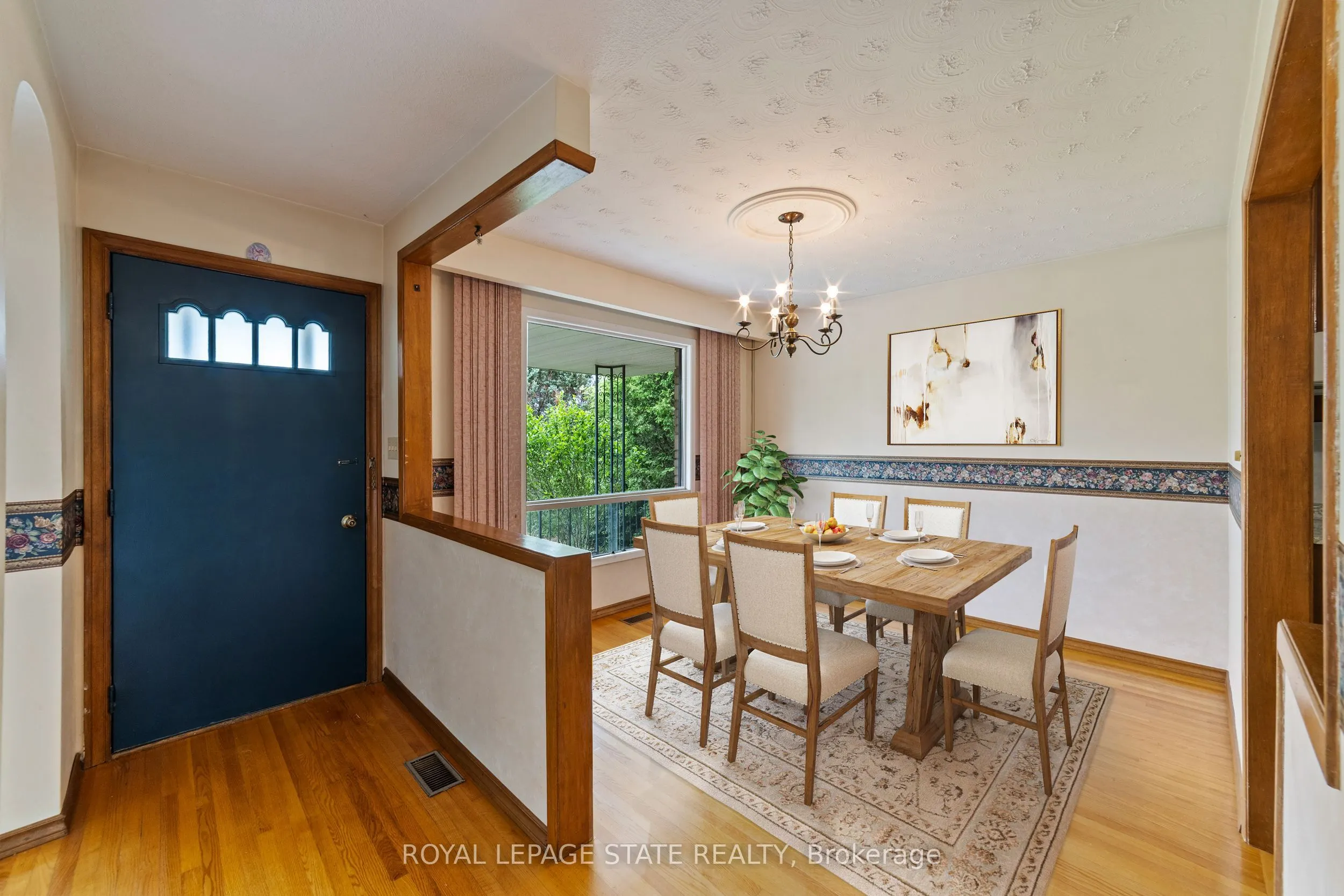 240 Mud Street W