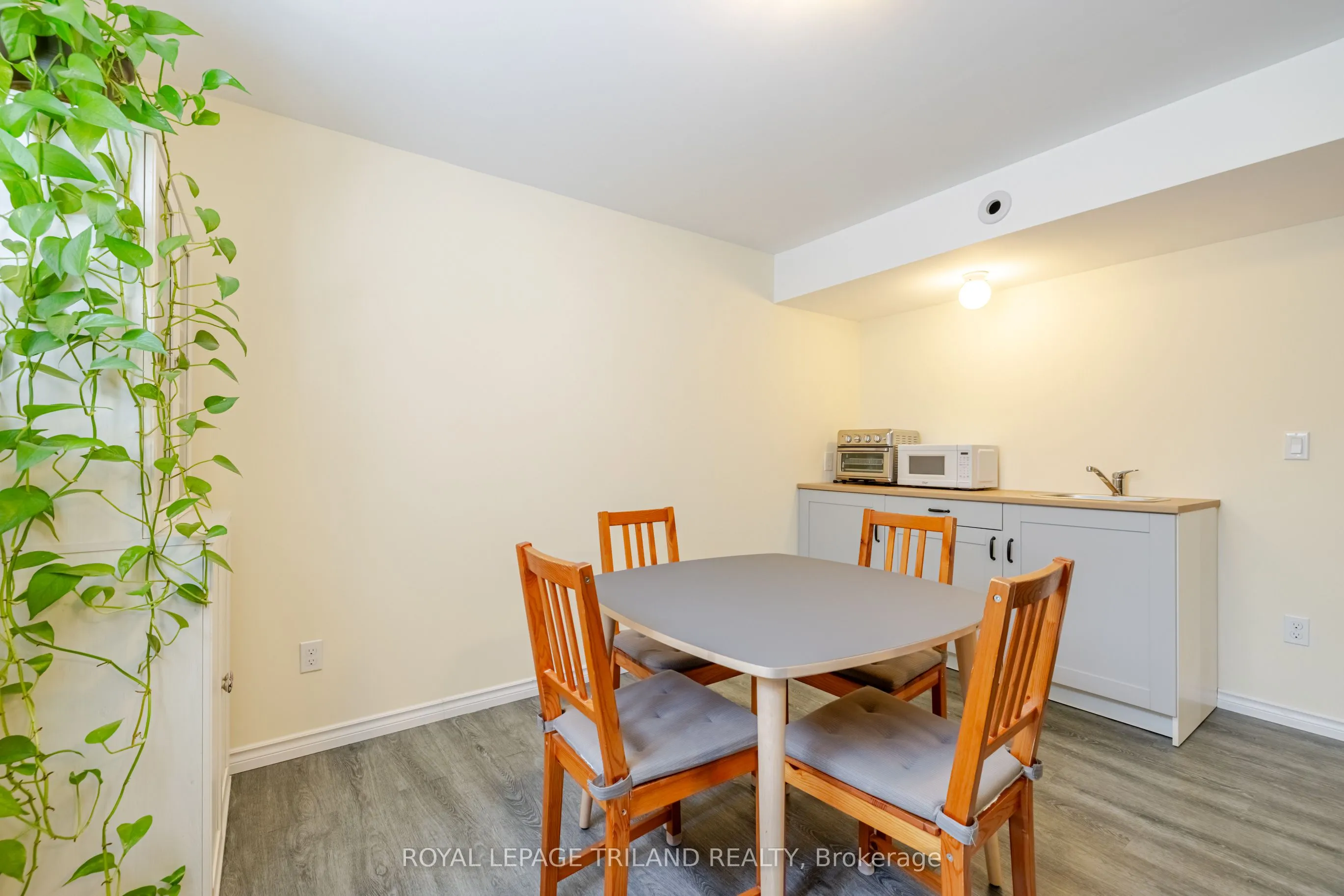 31 Acorn Trail