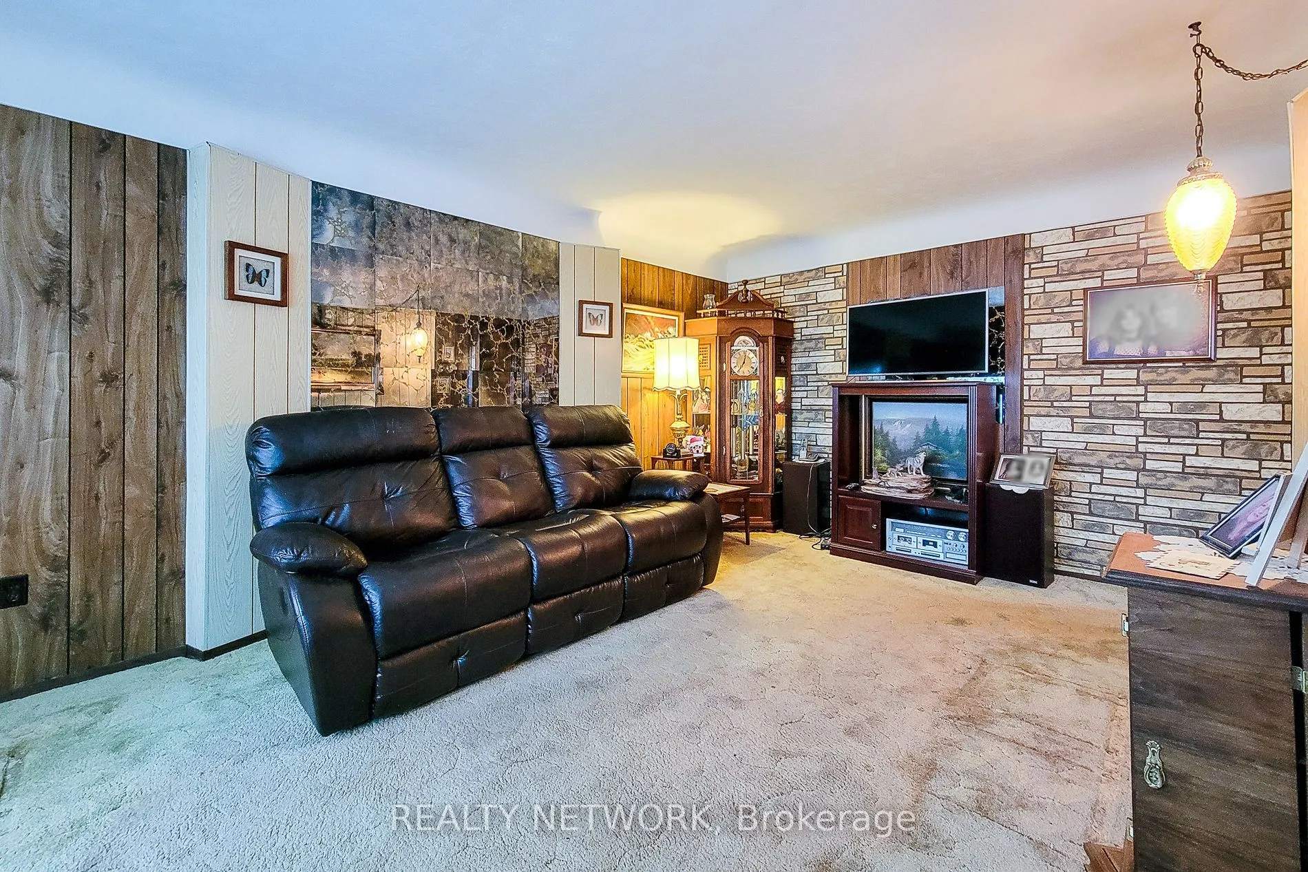 63 Hardale Crescent