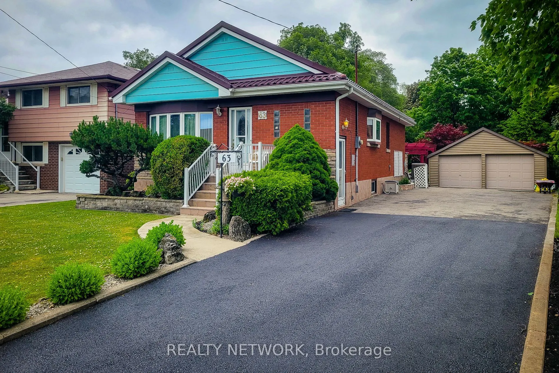 63 Hardale Crescent