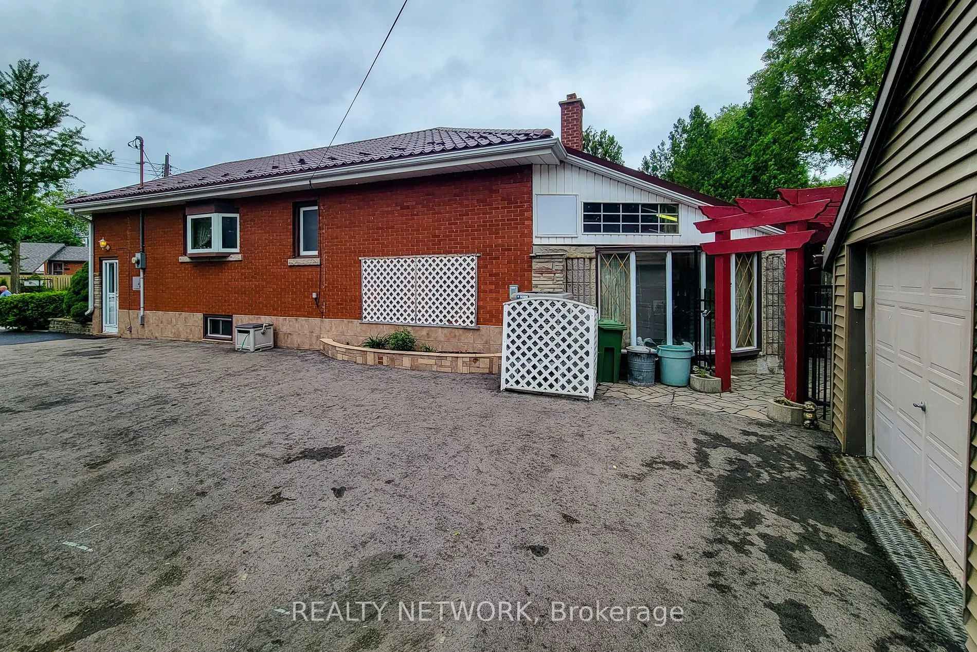 63 Hardale Crescent
