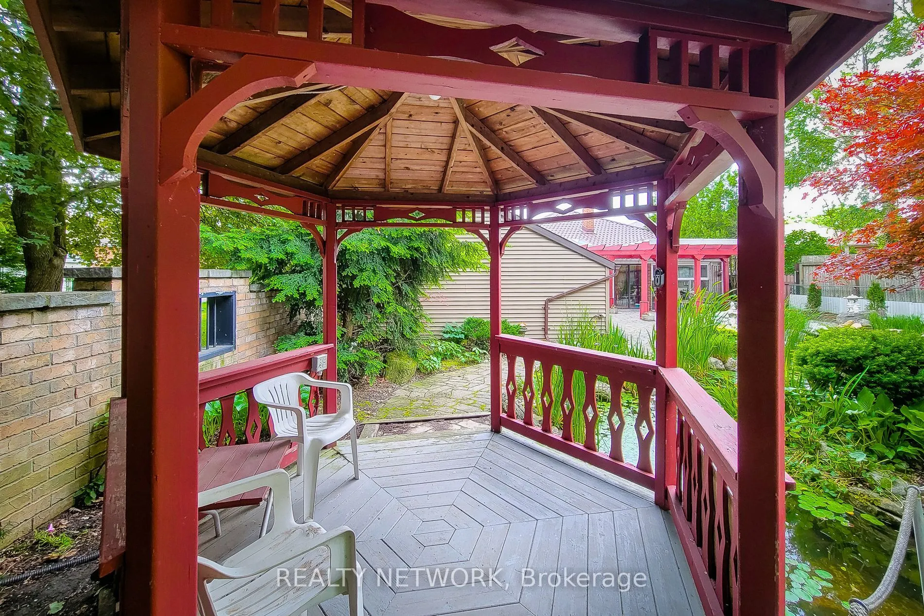 63 Hardale Crescent