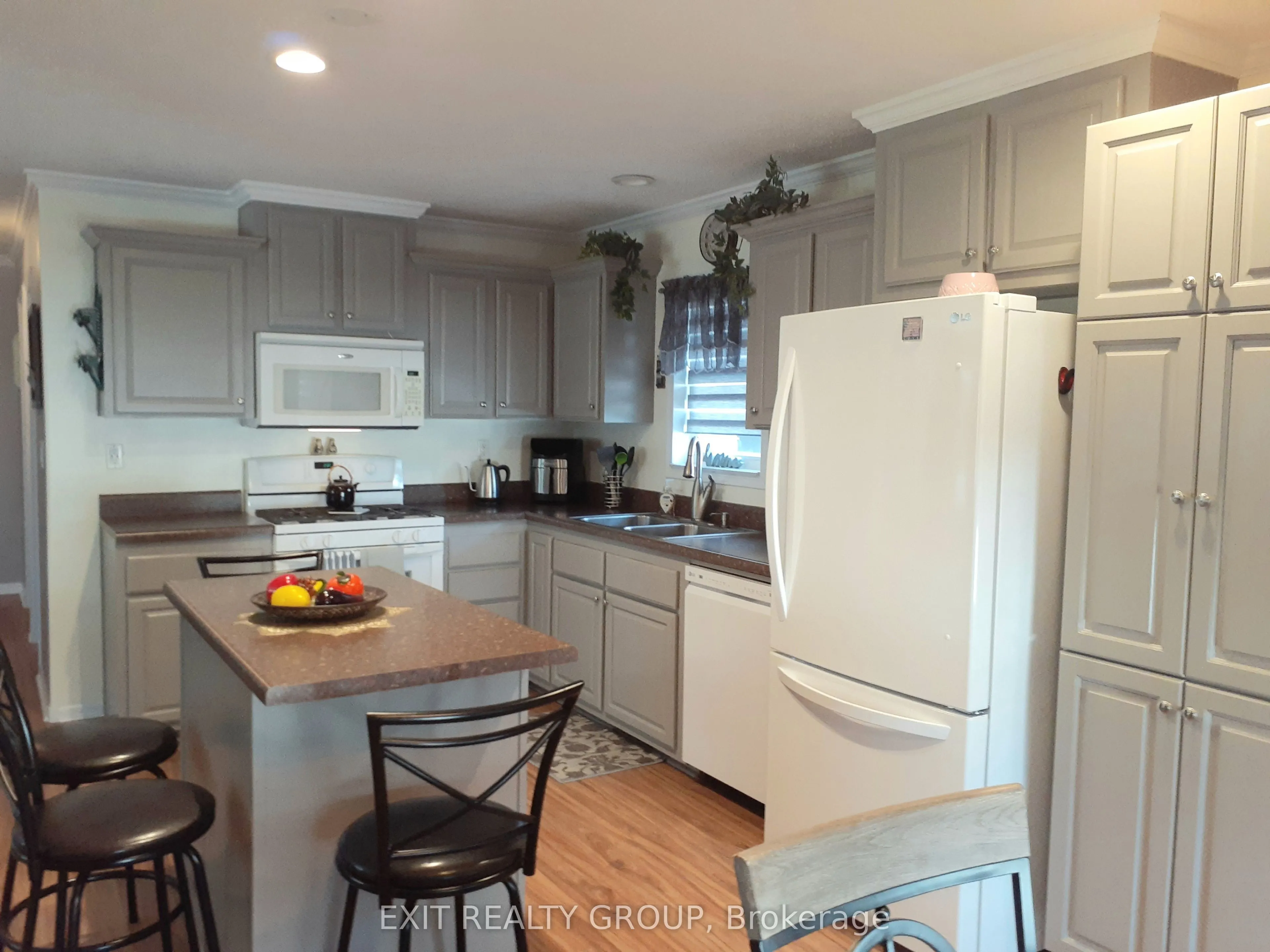 7-152 CONCESSION RD 11 W