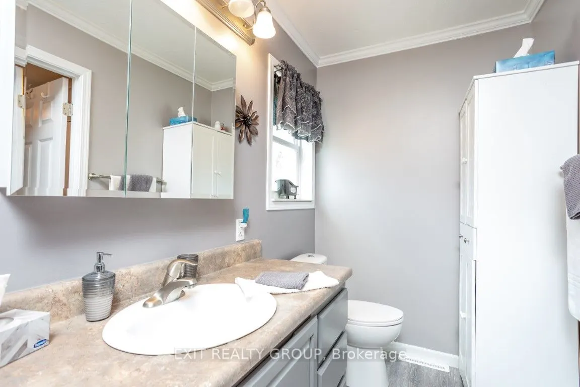 7-152 CONCESSION RD 11 W