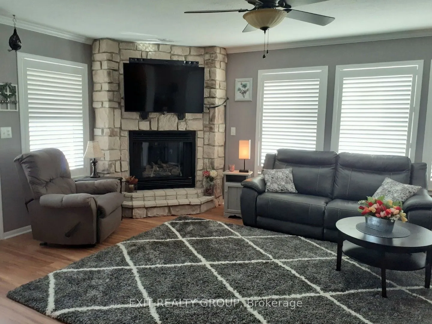 7-152 CONCESSION RD 11 W