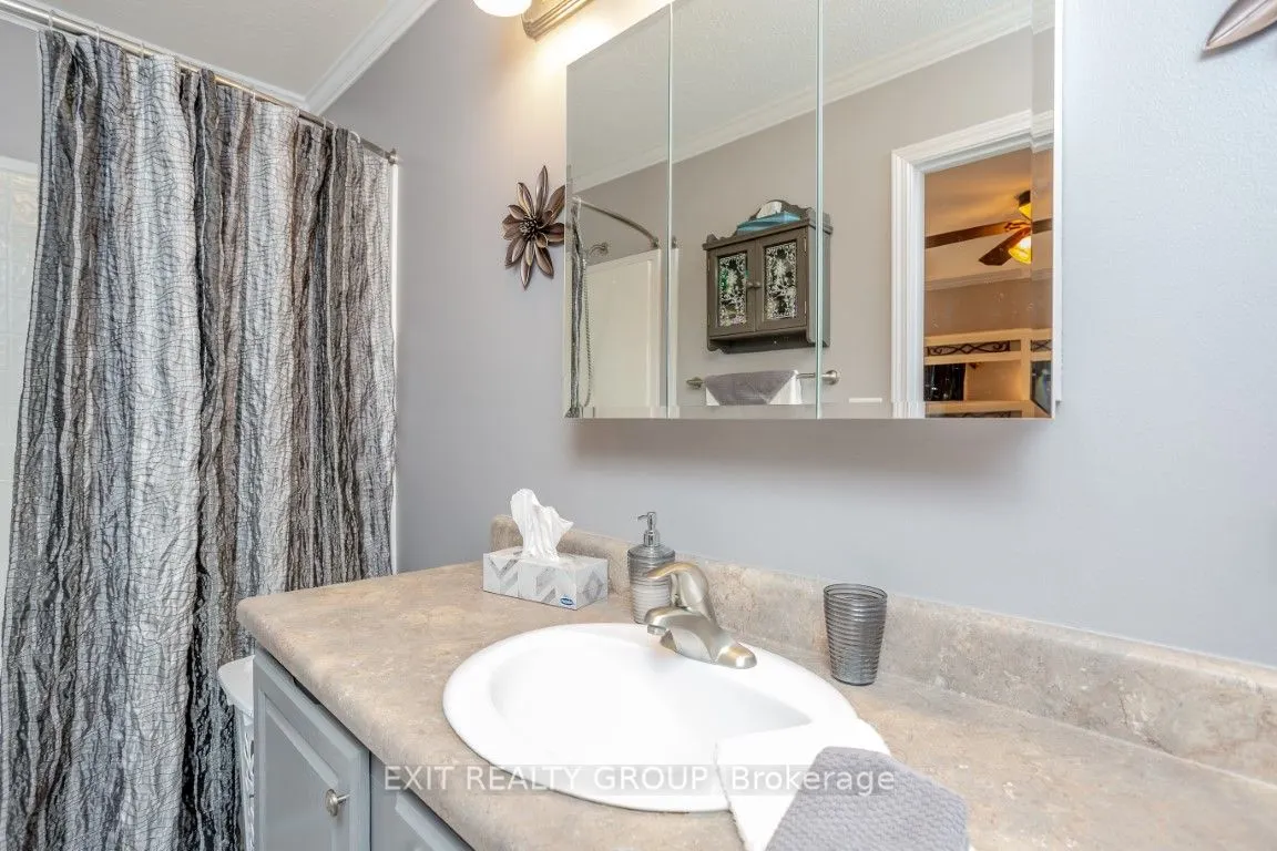 7-152 CONCESSION RD 11 W