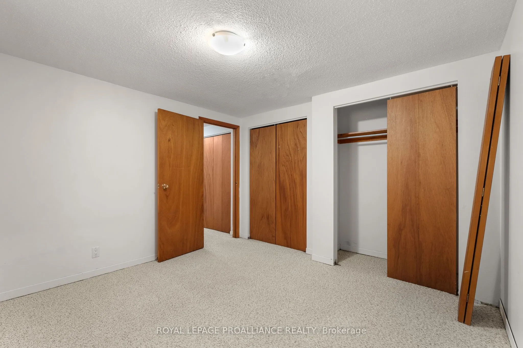 40 University Avenue W