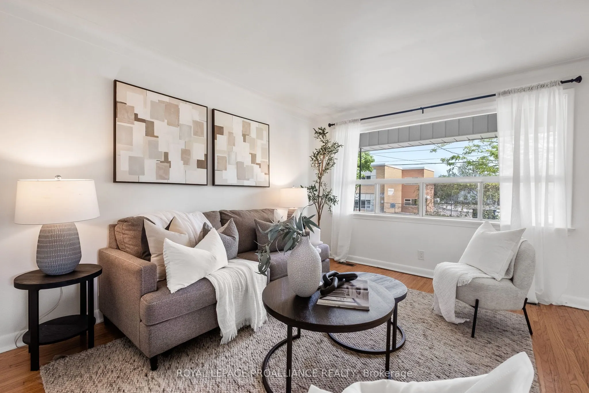 40 University Avenue W
