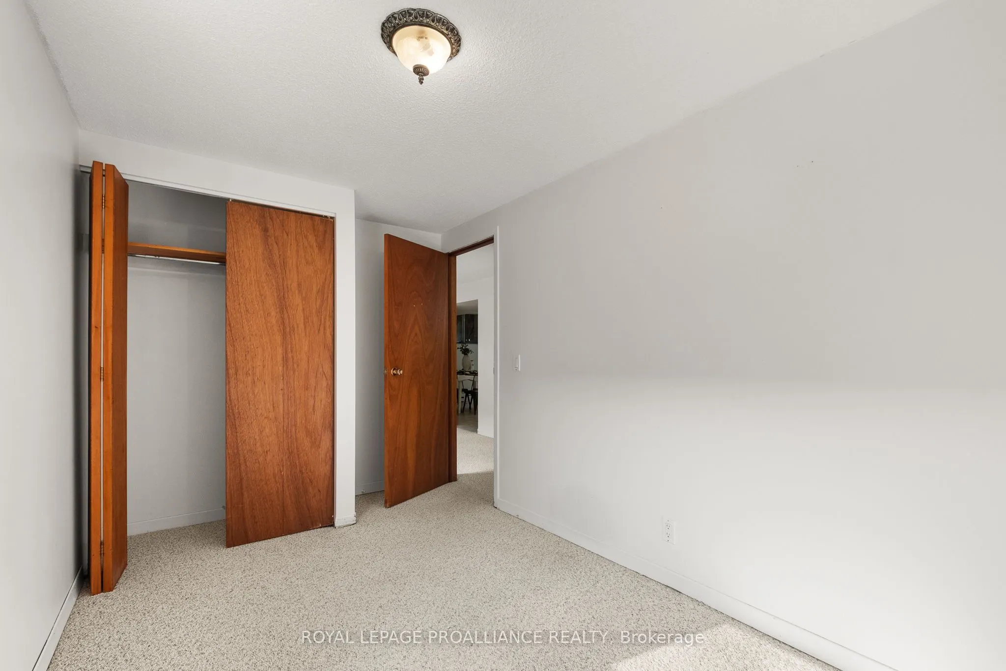 40 University Avenue W