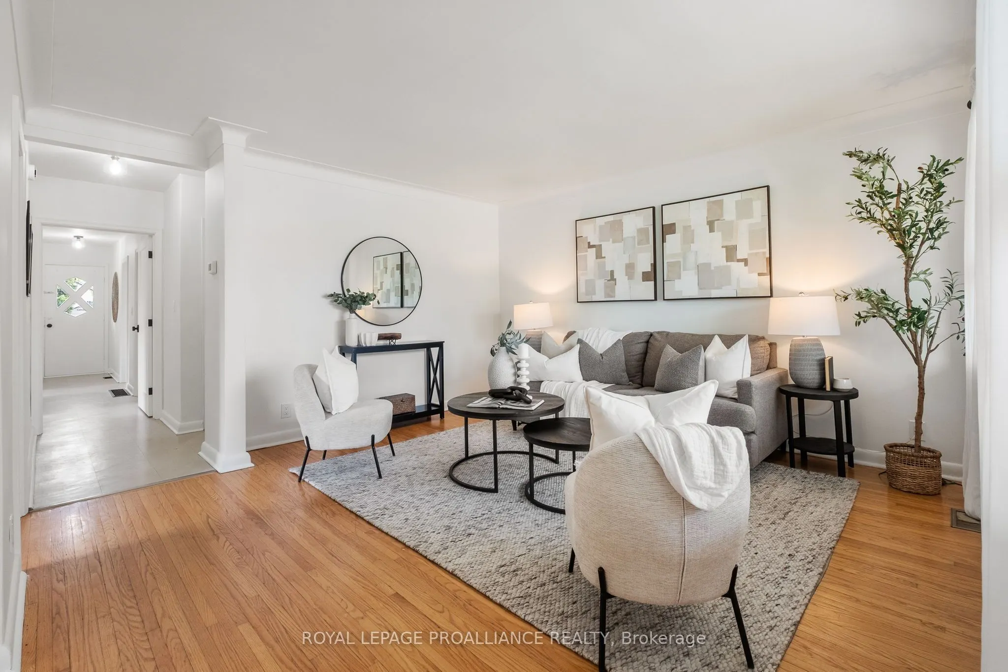 40 University Avenue W