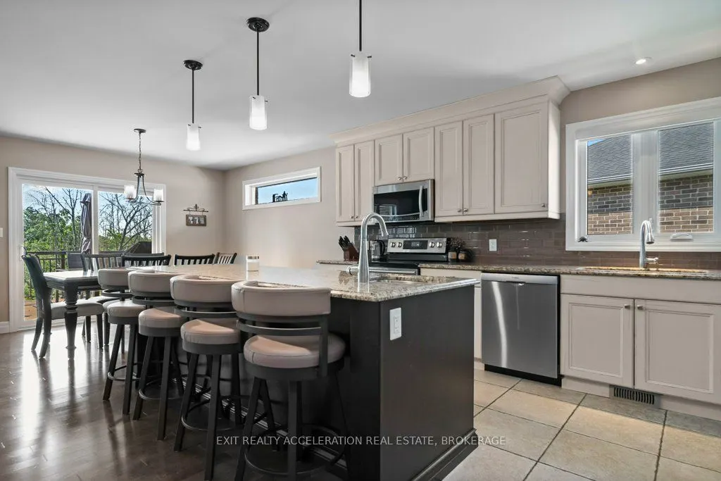 79 Hartwood Crescent