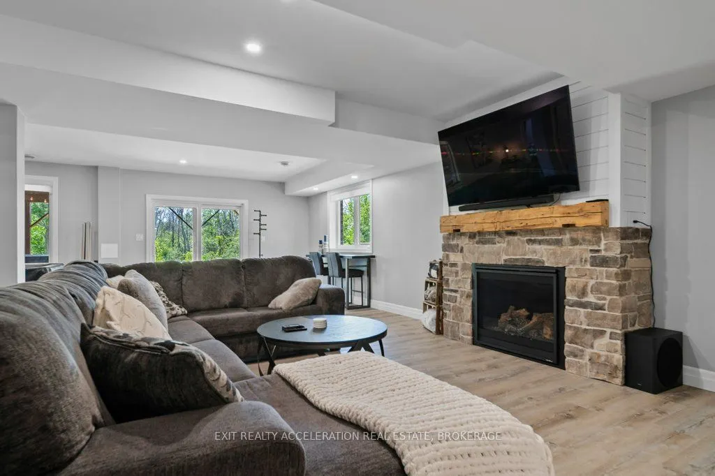 79 Hartwood Crescent
