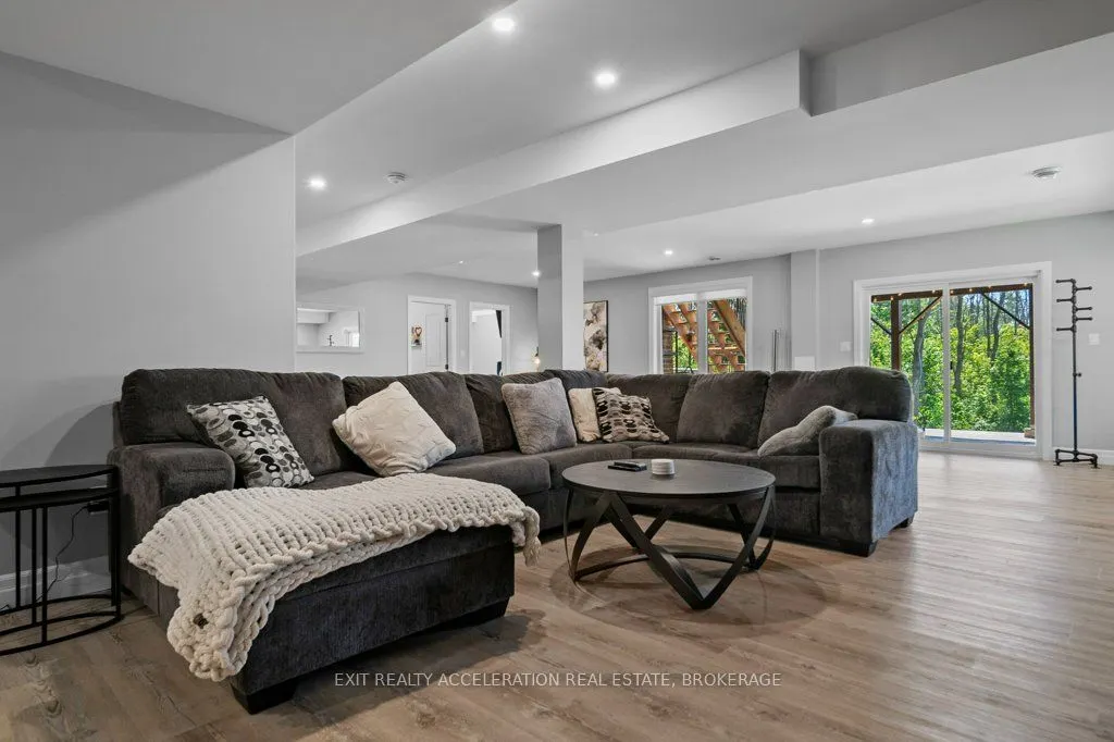 79 Hartwood Crescent