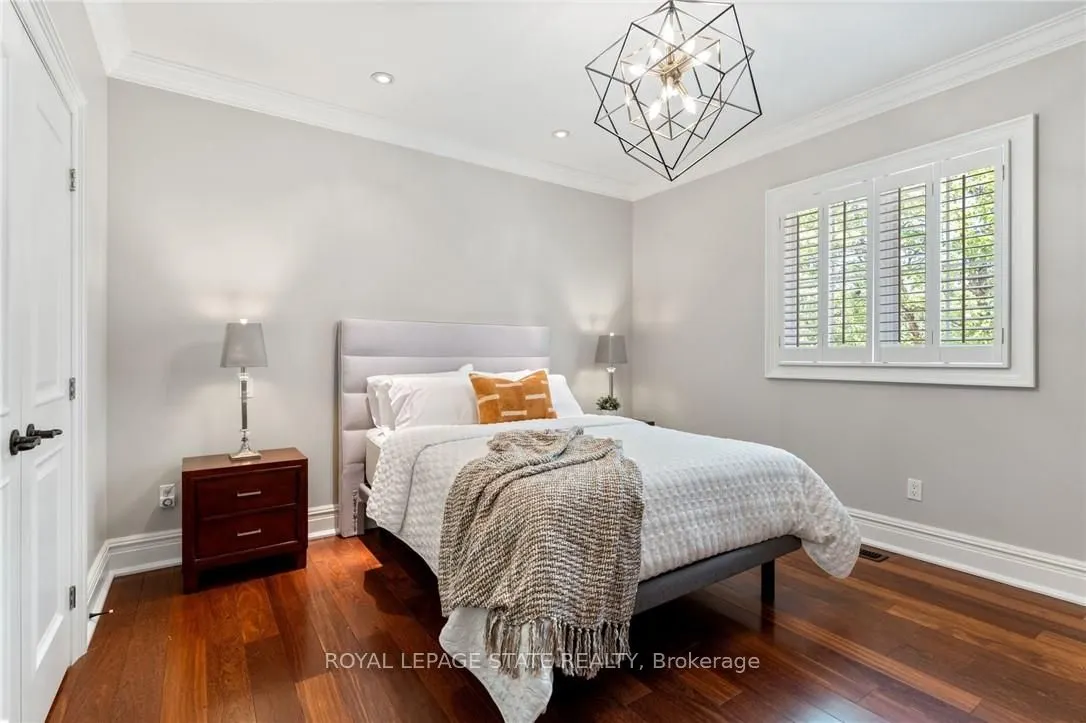 84 Jerseyville Road W