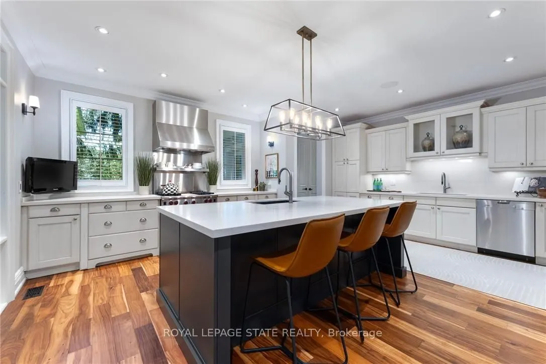 84 Jerseyville Road W