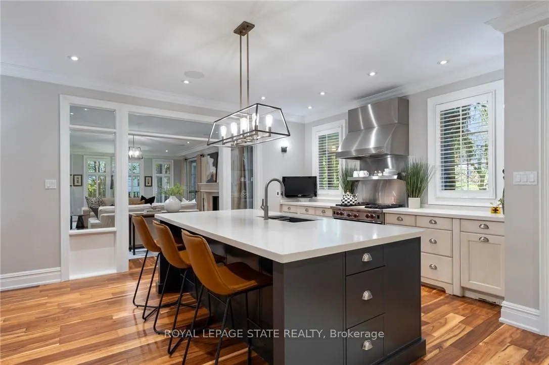 84 Jerseyville Road W
