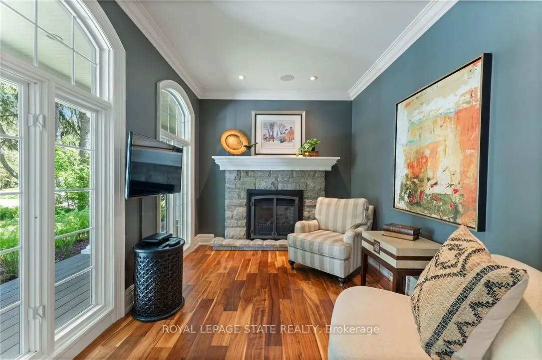 84 Jerseyville Road W