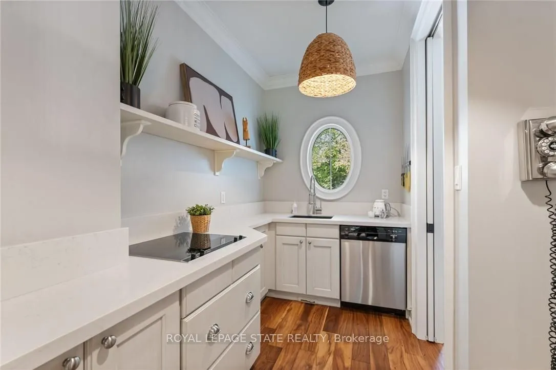 84 Jerseyville Road W