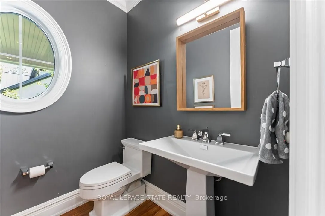84 Jerseyville Road W