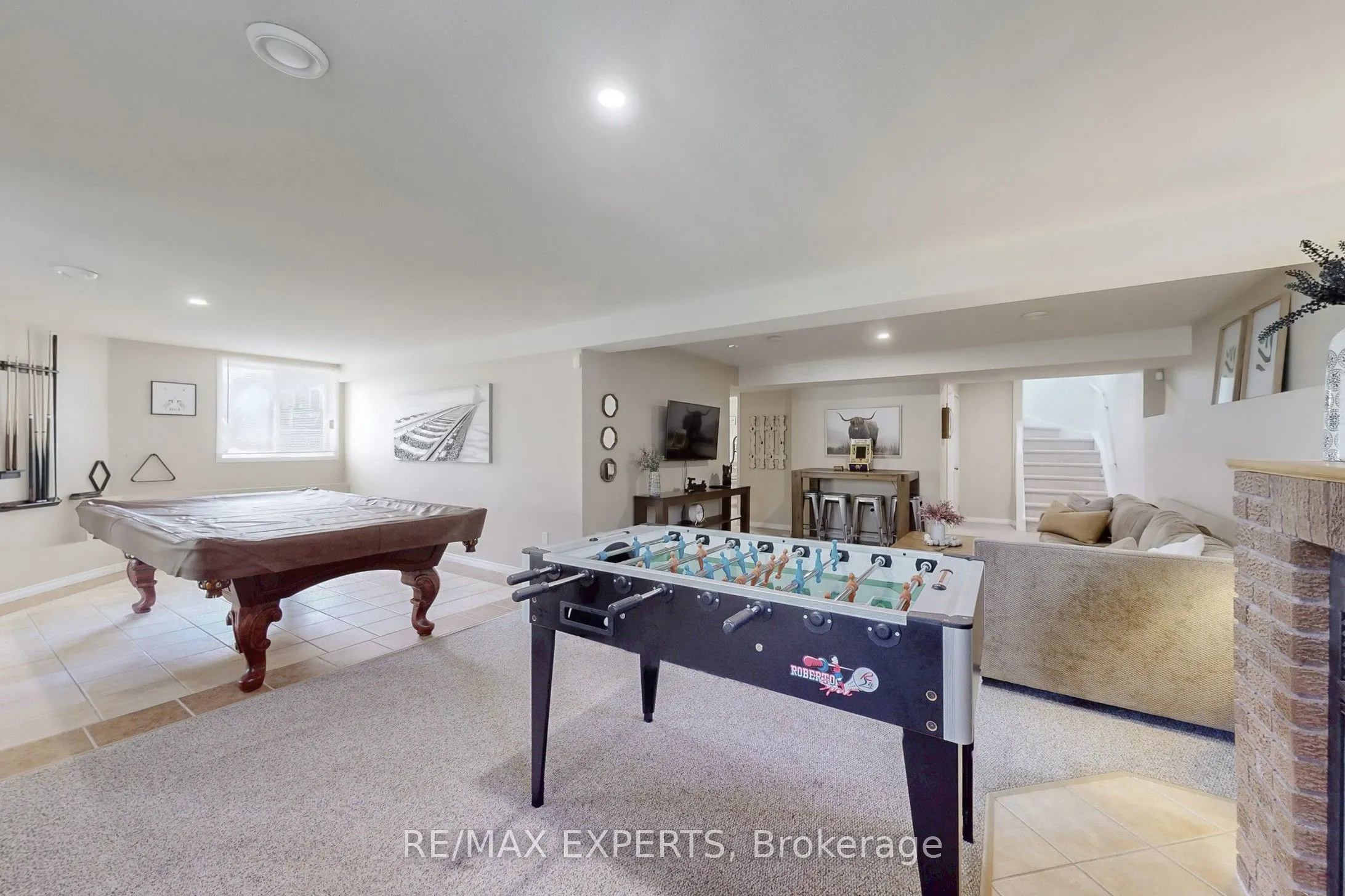 60 River Drive