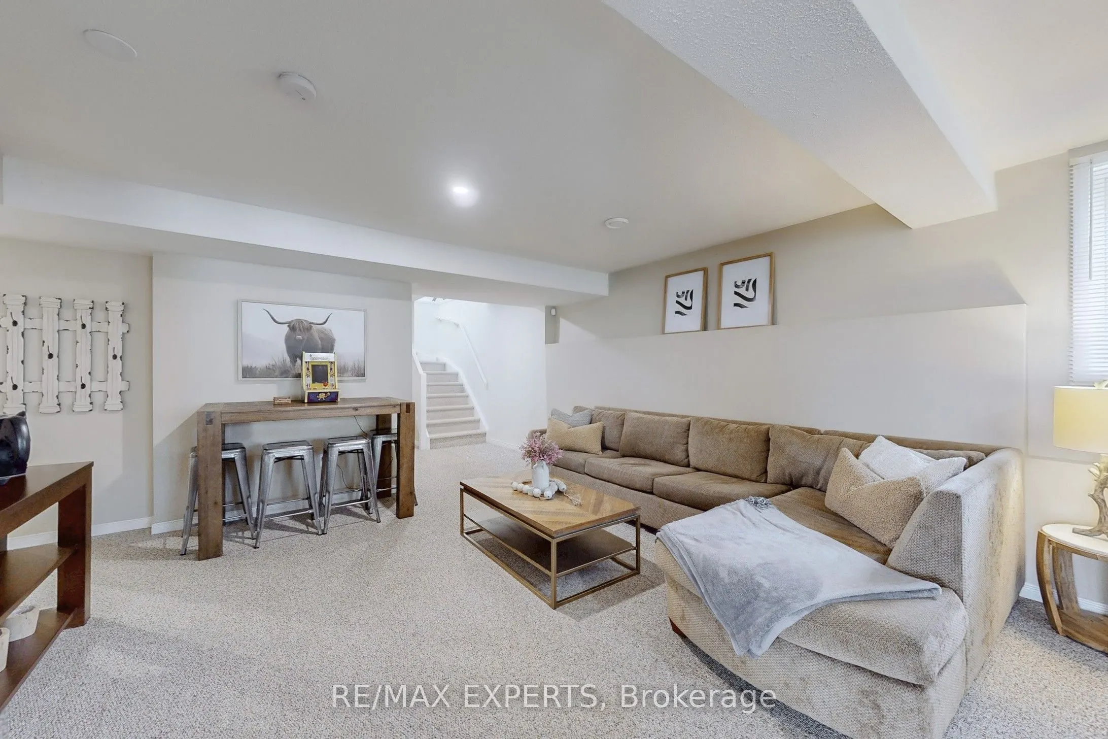 60 River Drive