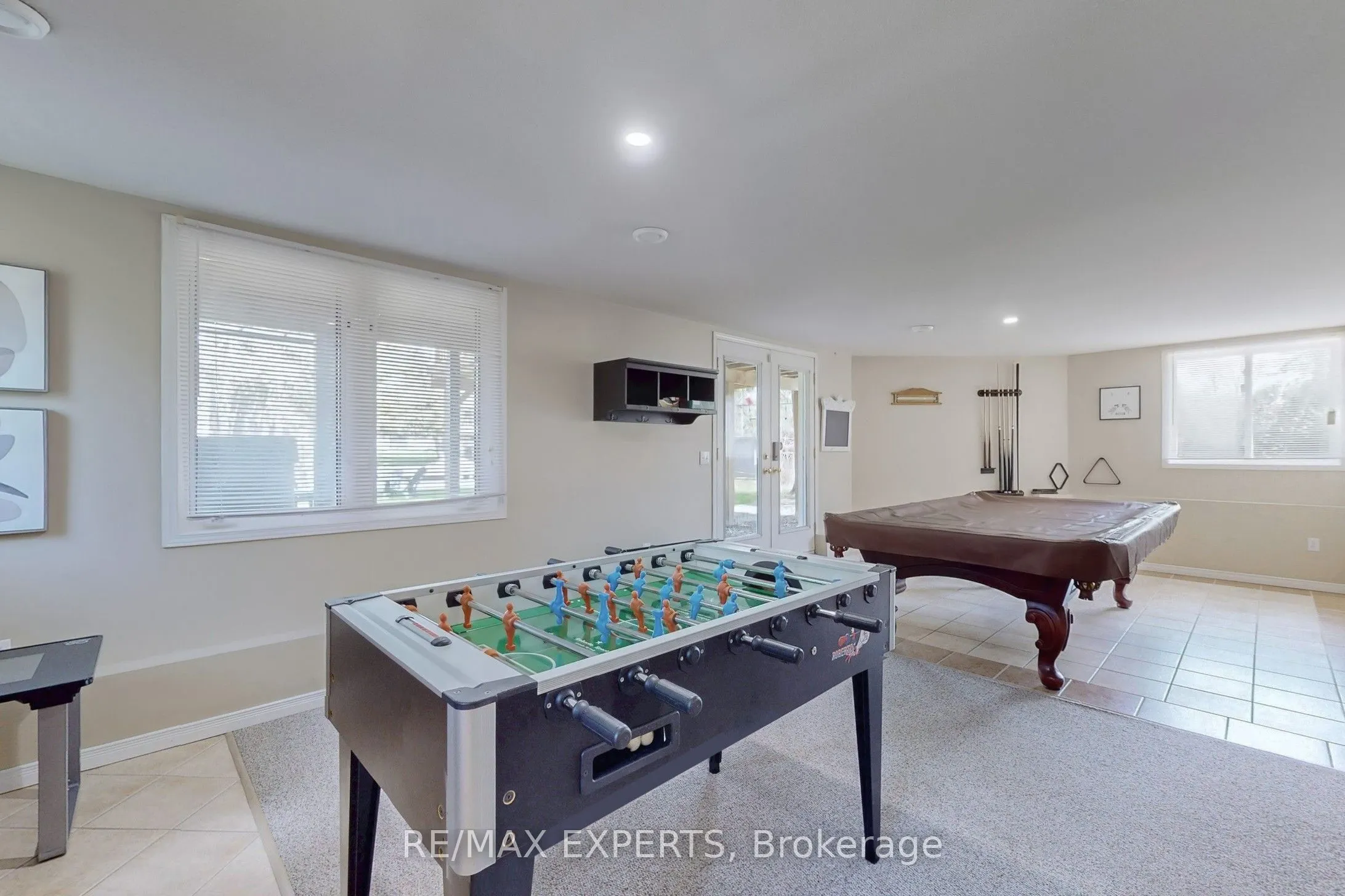 60 River Drive