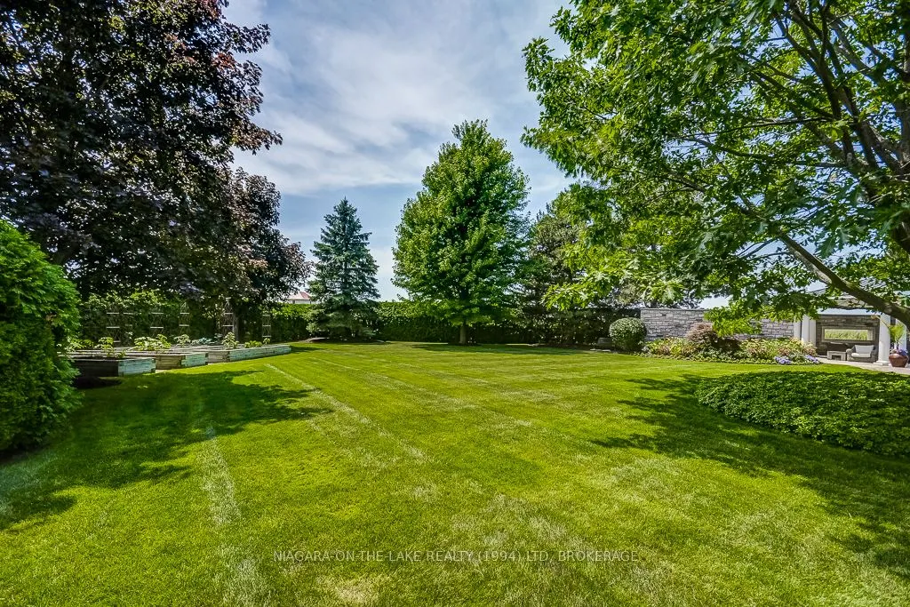 14842 NIAGARA RIVER Parkway