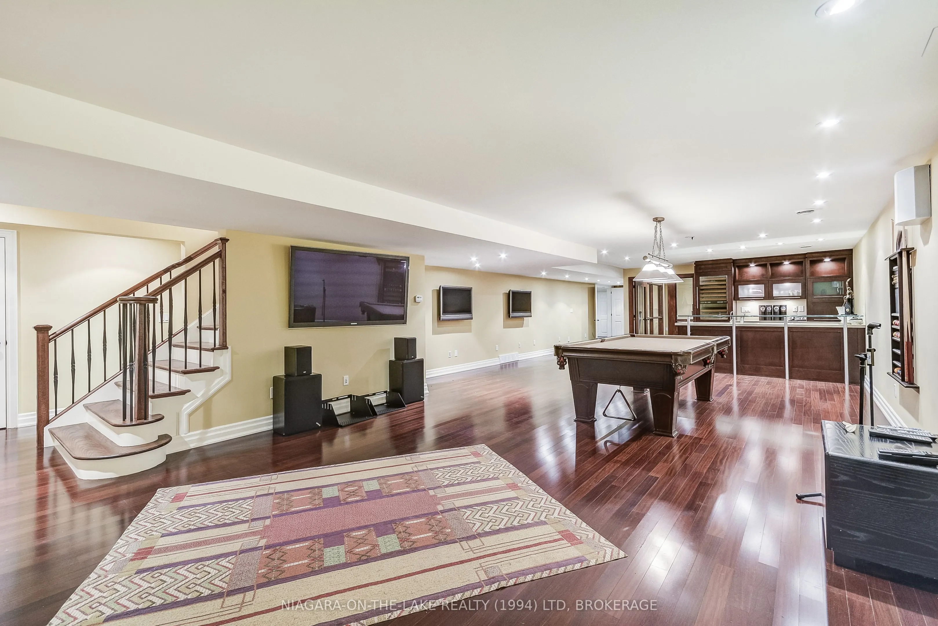 14842 NIAGARA RIVER Parkway