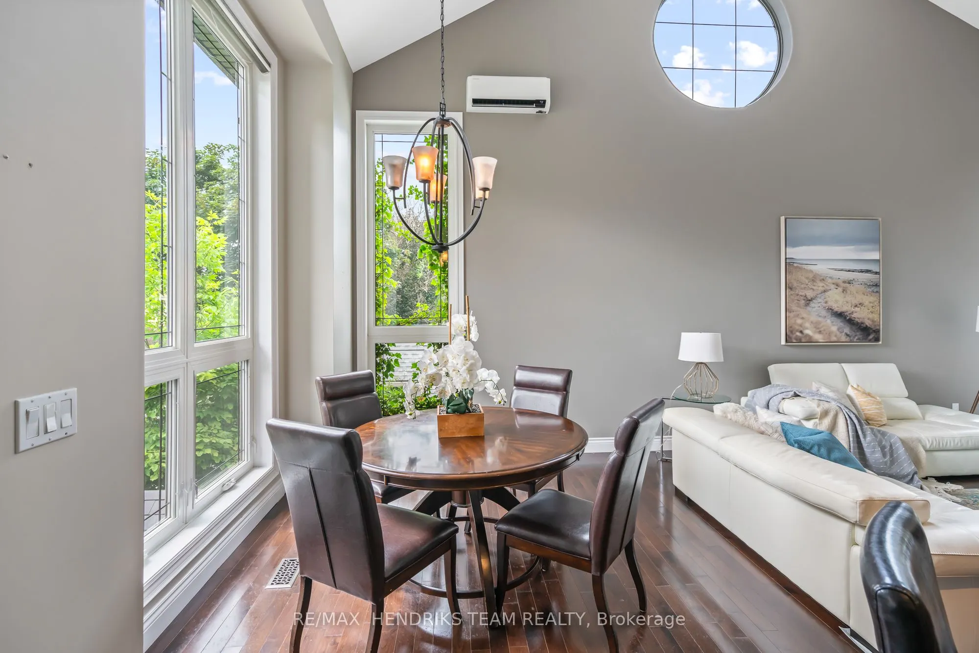 4 FRONT Street S, #MAIN HOUSE