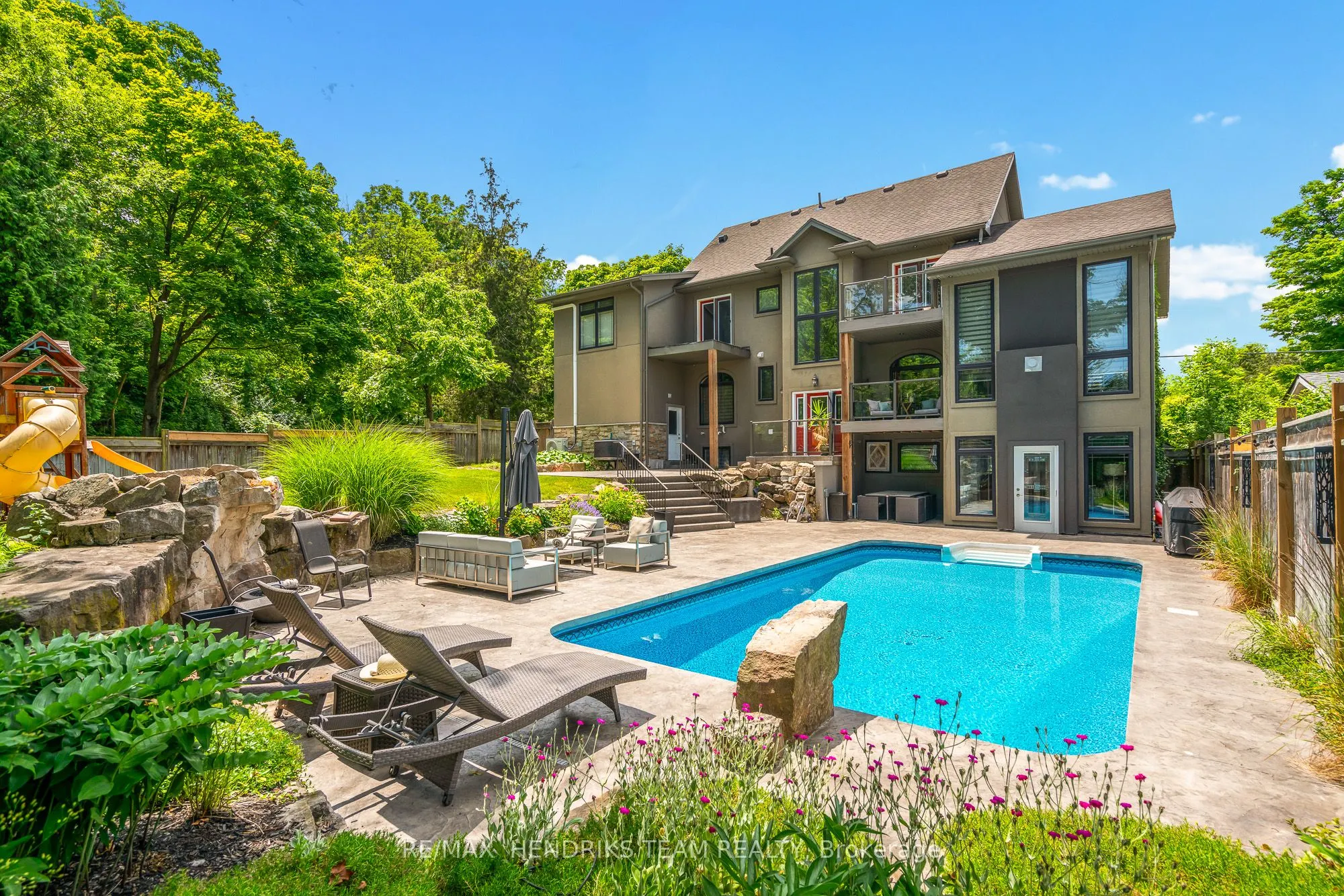 4 FRONT Street S, #MAIN HOUSE
