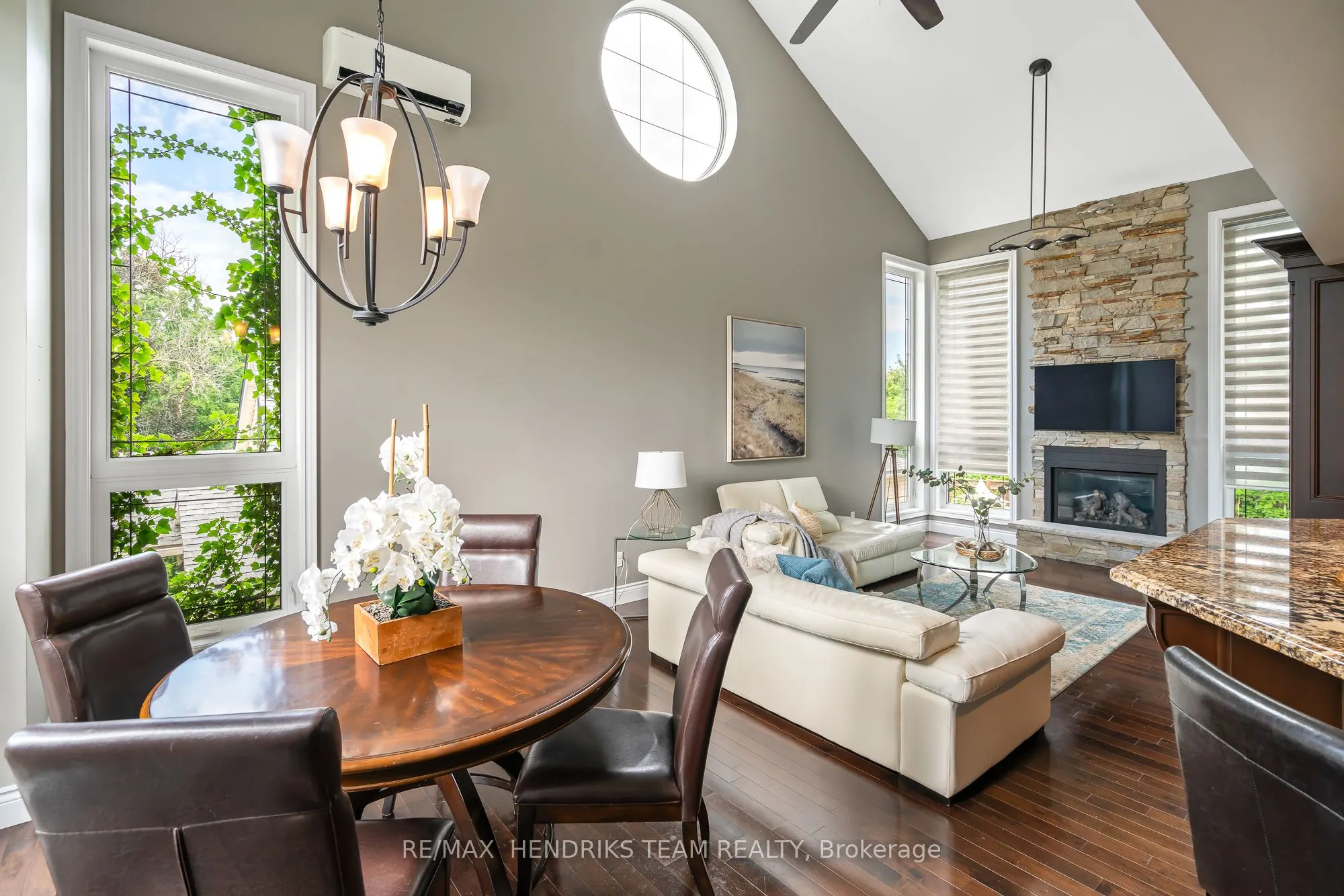 4 FRONT Street S, #MAIN HOUSE