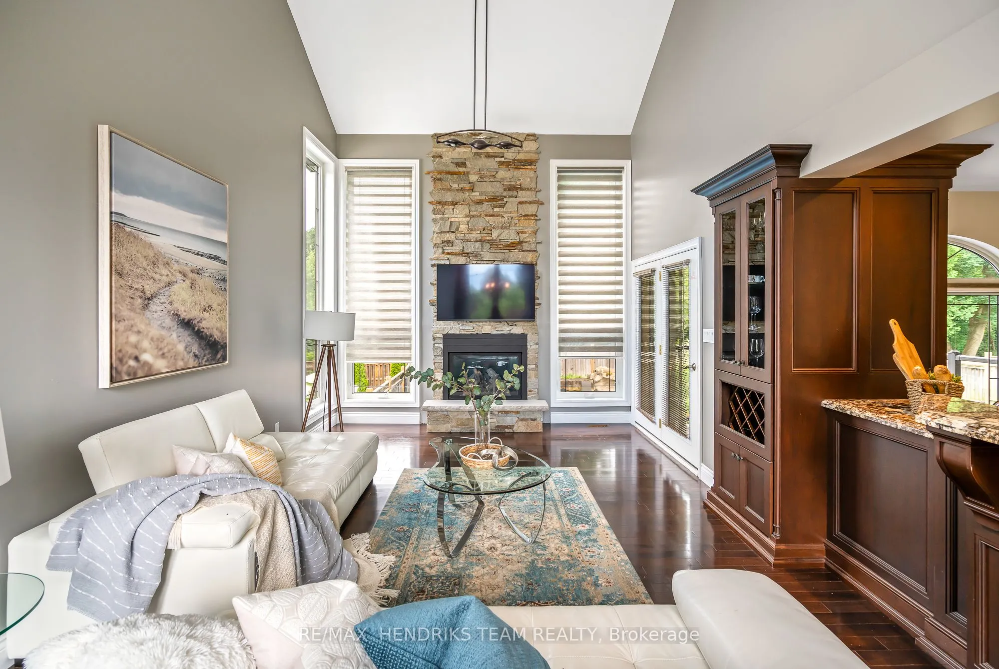 4 FRONT Street S, #MAIN HOUSE