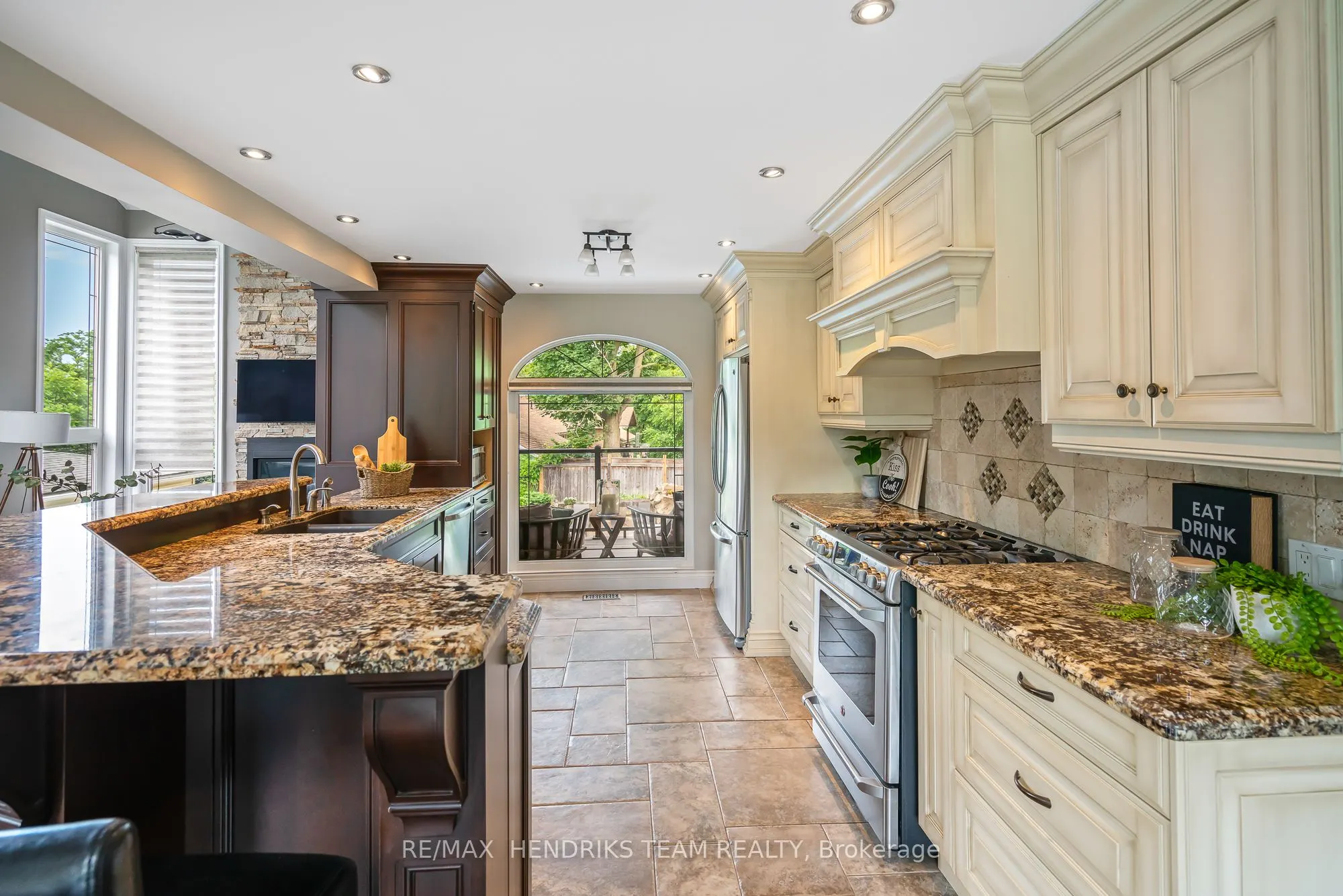 4 FRONT Street S, #MAIN HOUSE