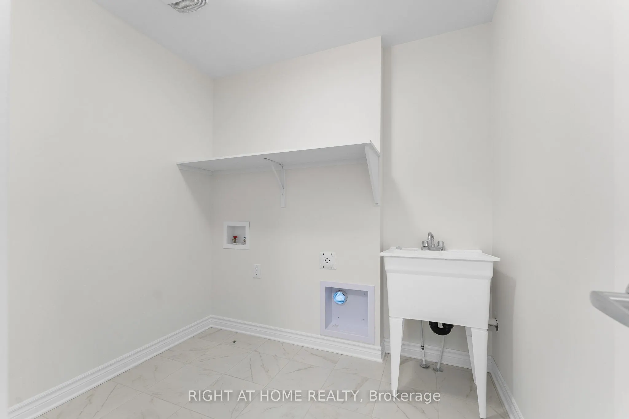 118 Lumen Place