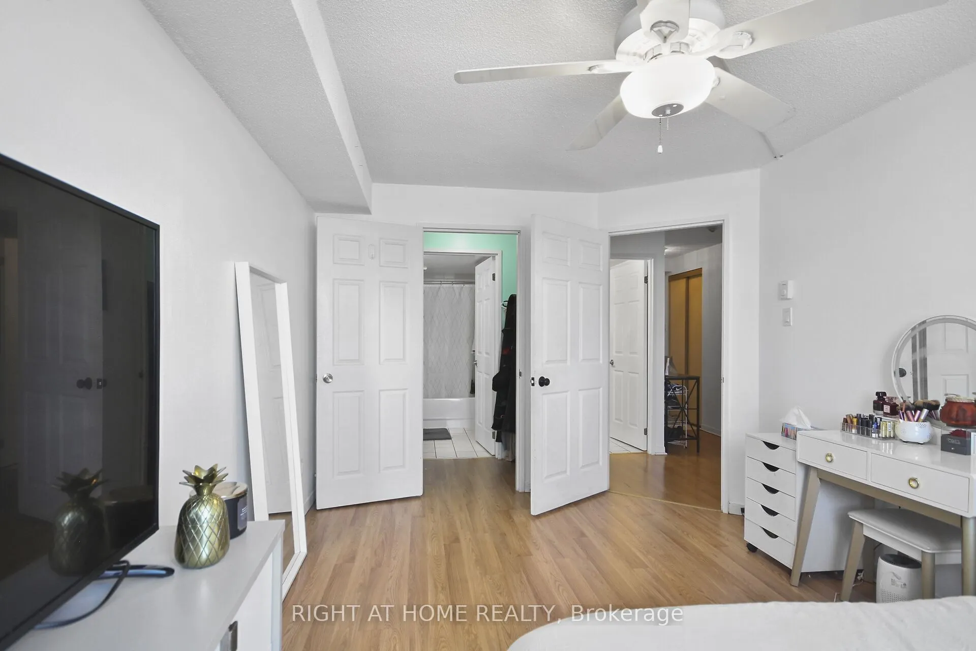1440 Heron Road, #1104
