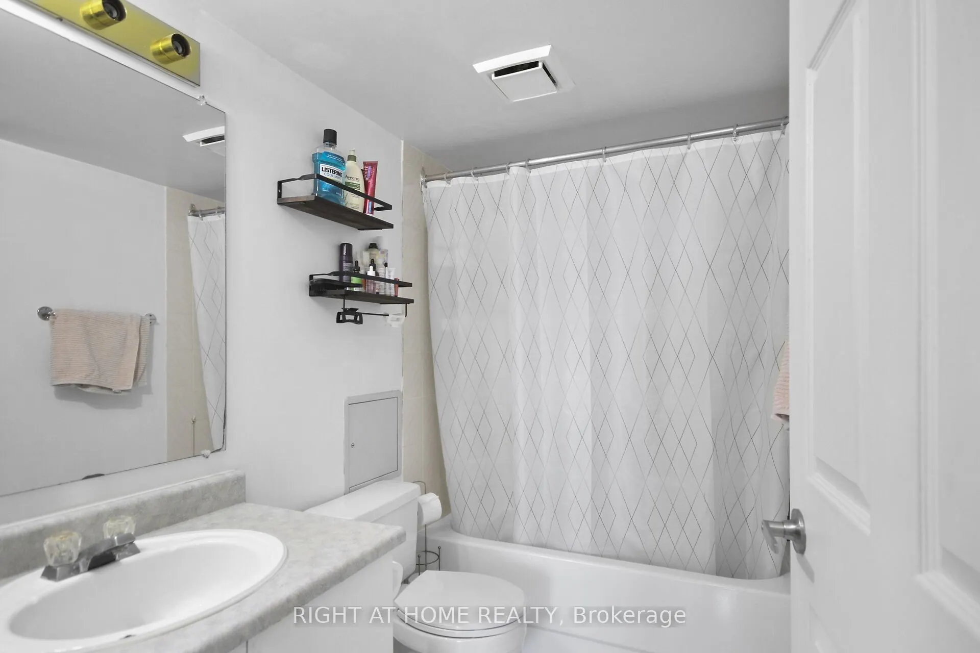 1440 Heron Road, #1104