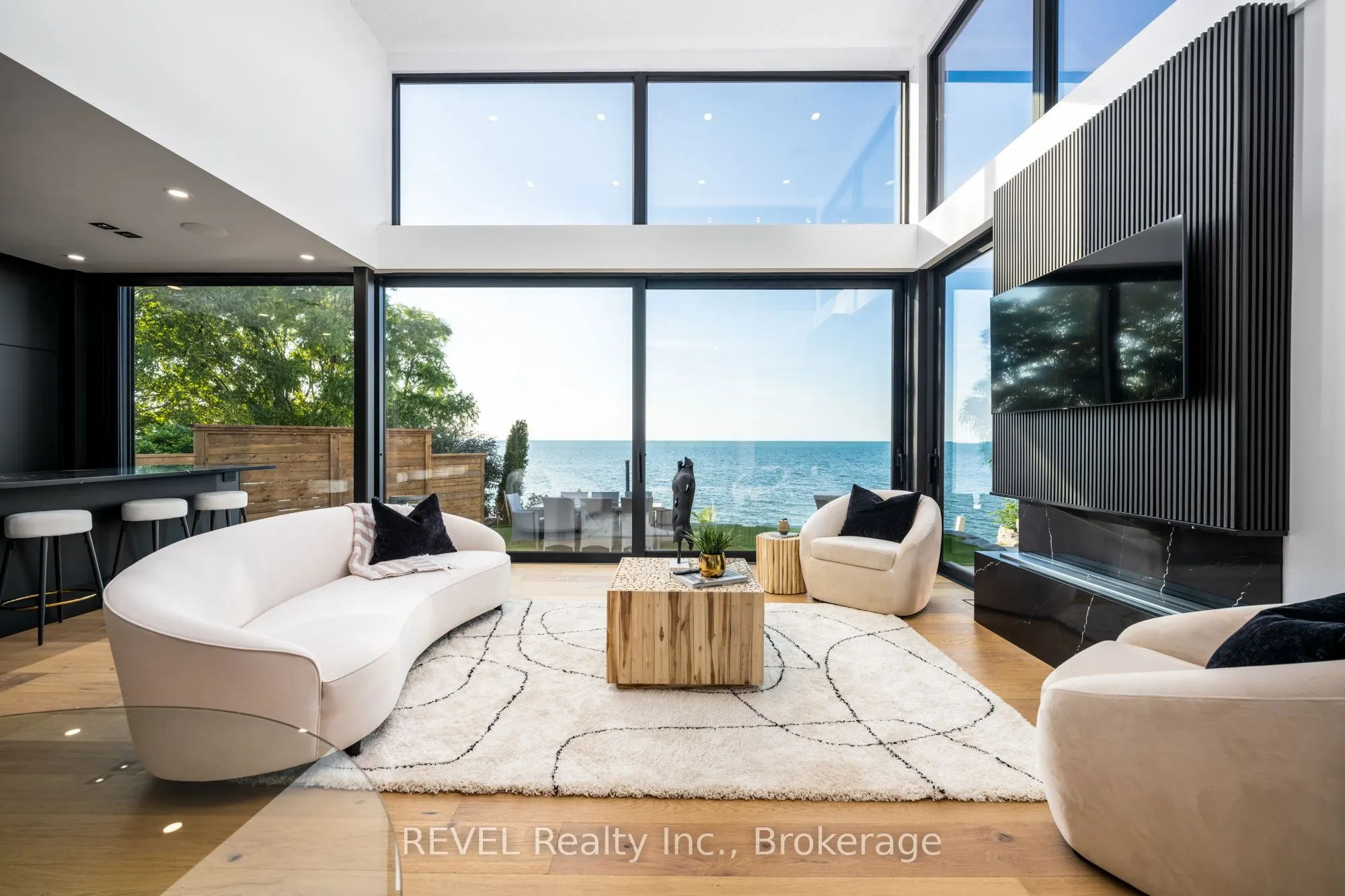 6 FIRELANE 11A Street