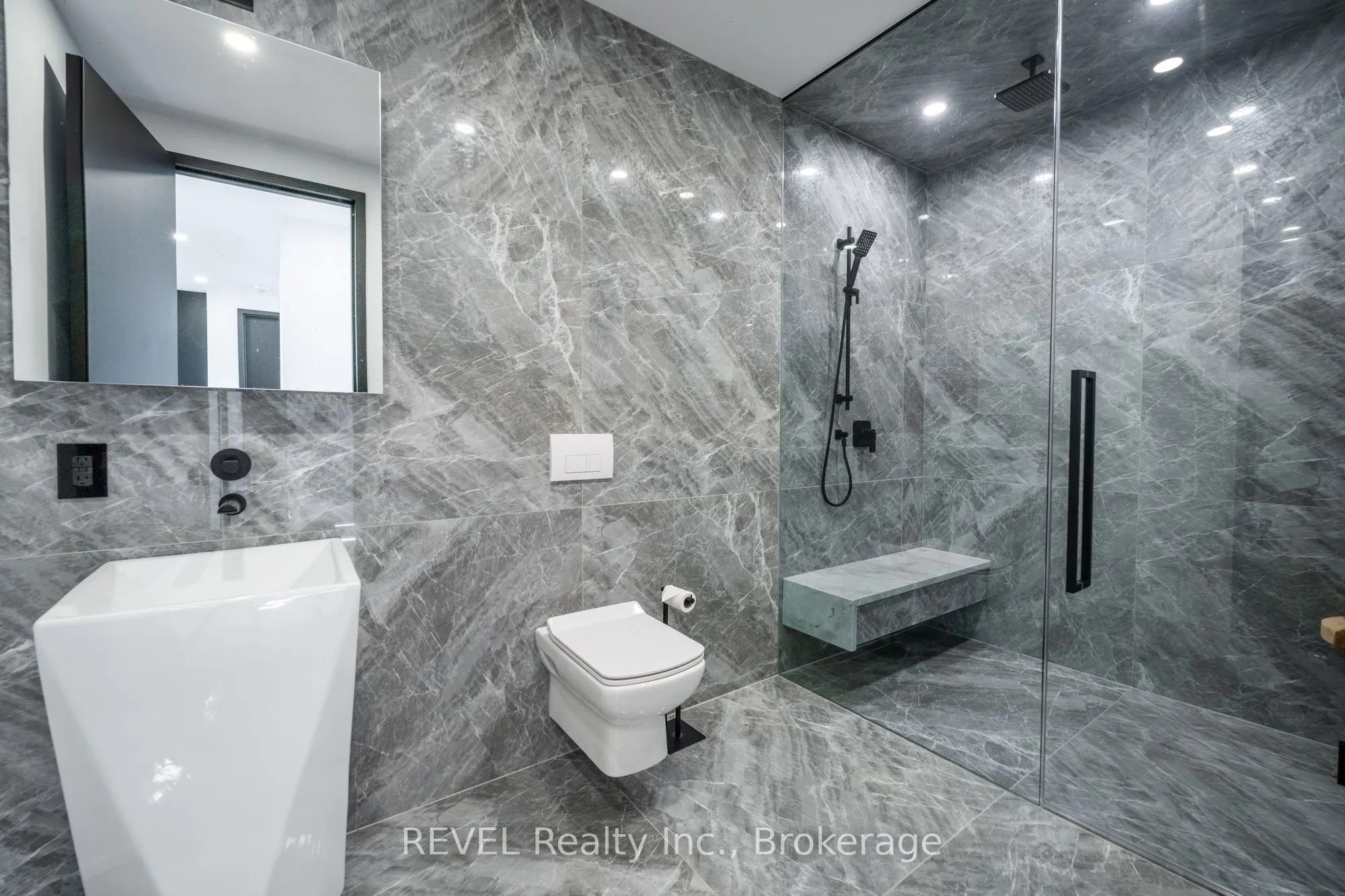 6 FIRELANE 11A Street