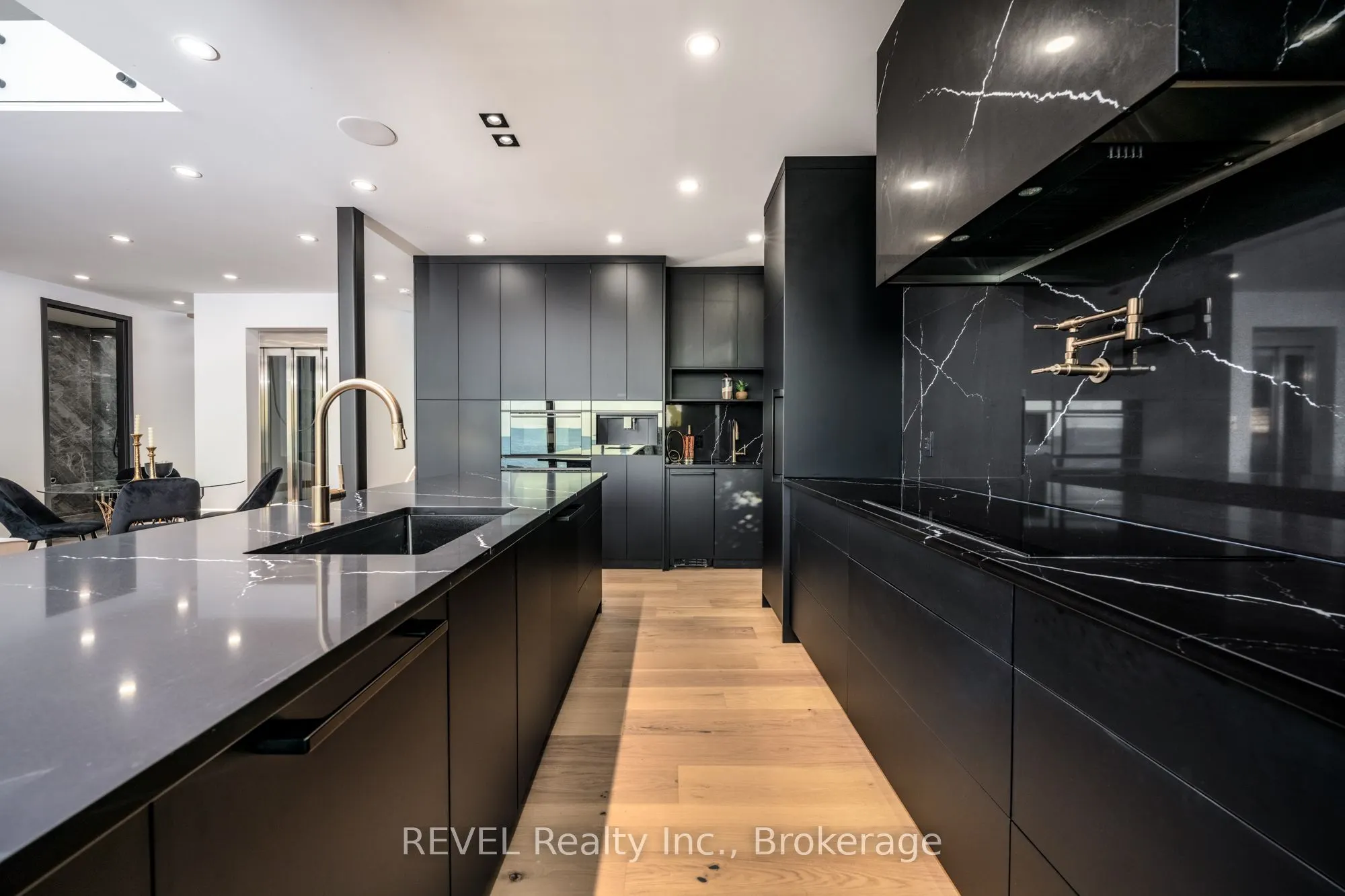 6 FIRELANE 11A Street