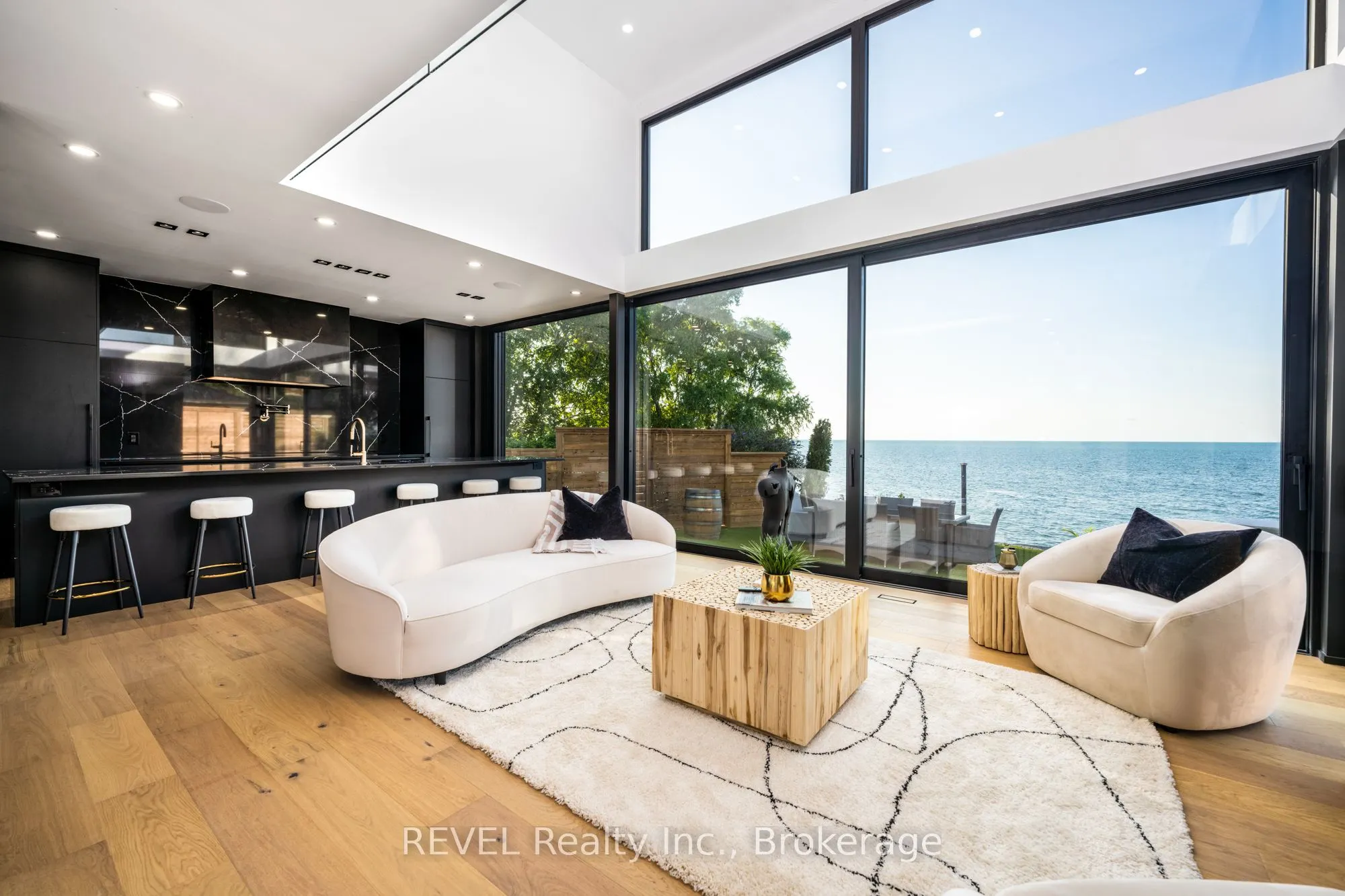 6 FIRELANE 11A Street