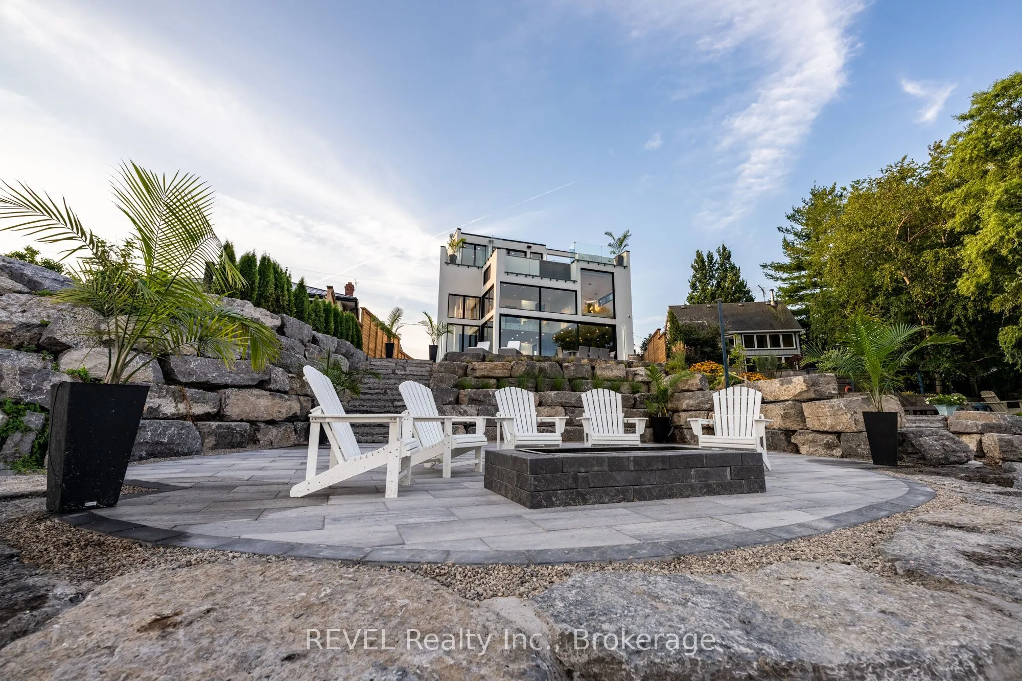 6 FIRELANE 11A Street