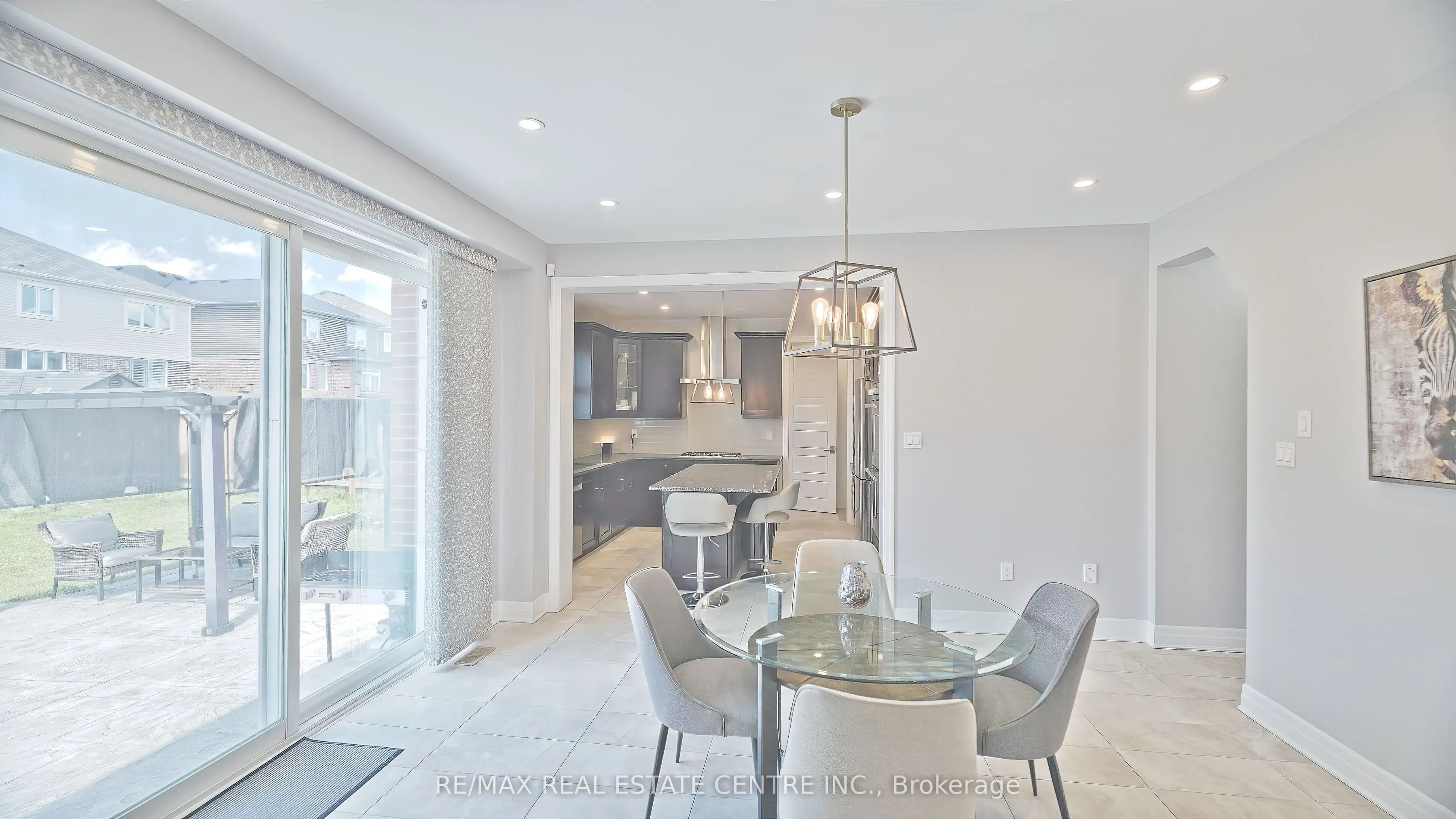 24 Pickett Place