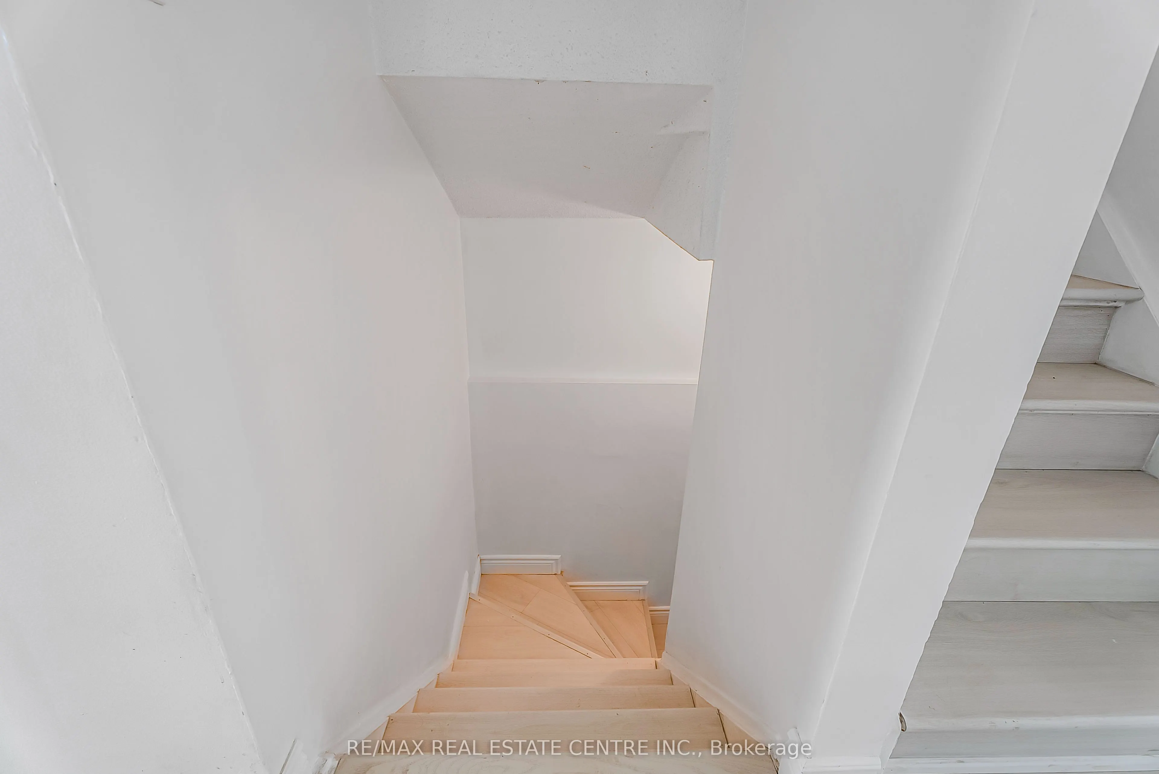 125 Sekura Crescent, #1