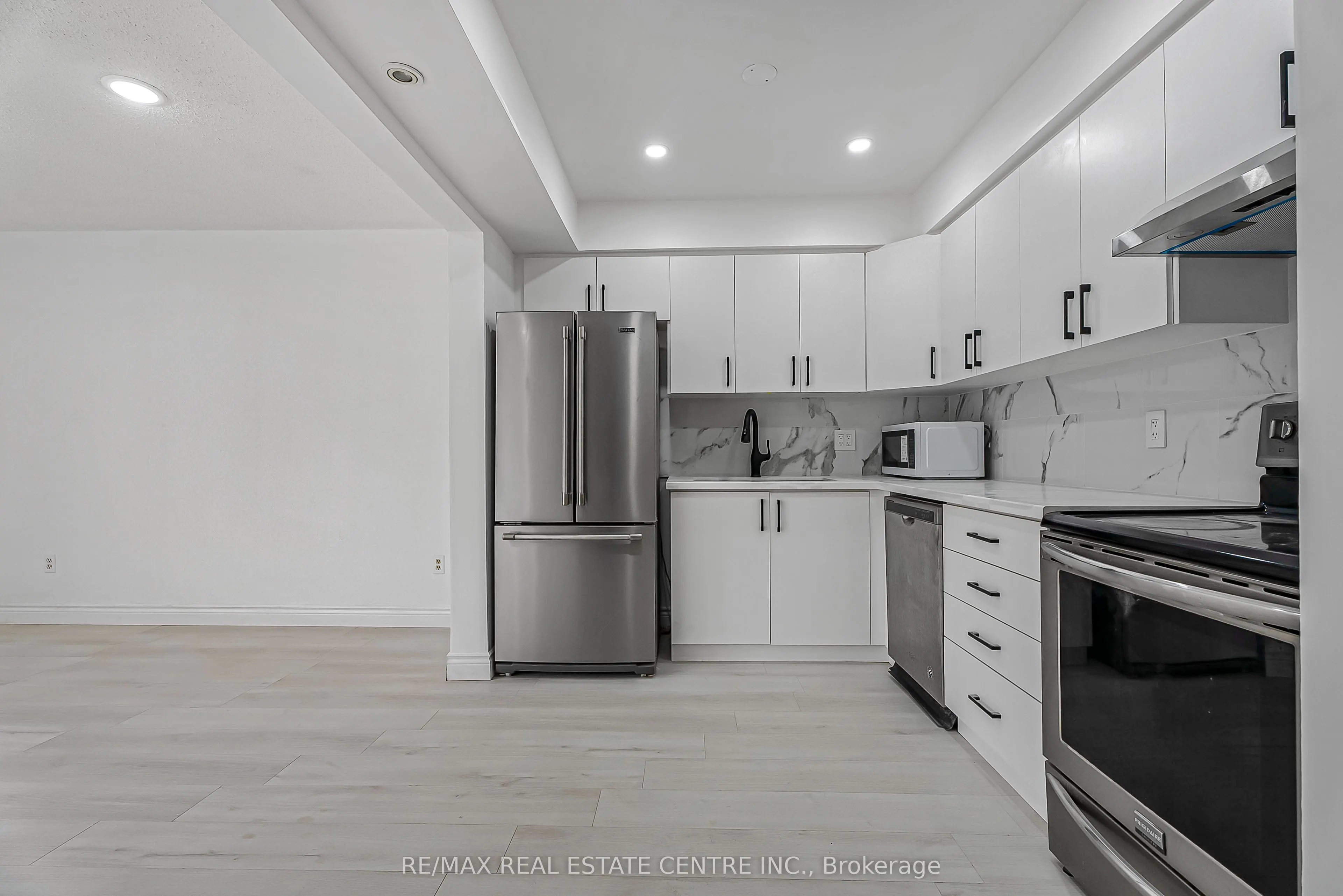125 Sekura Crescent, #1